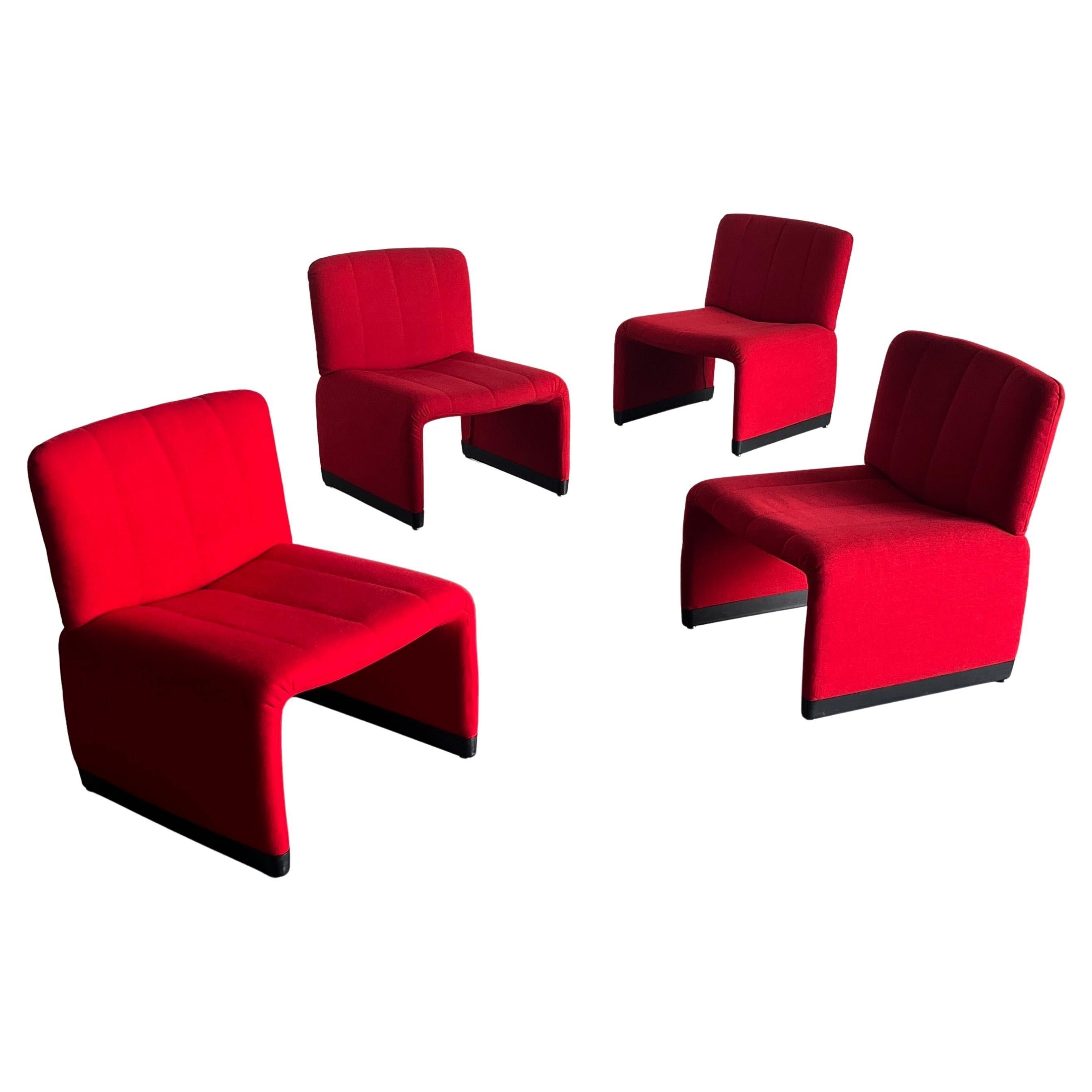 1 des 4 fauteuils de salon italiens du milieu du siècle dernier dans le style de la chaise « Alky »