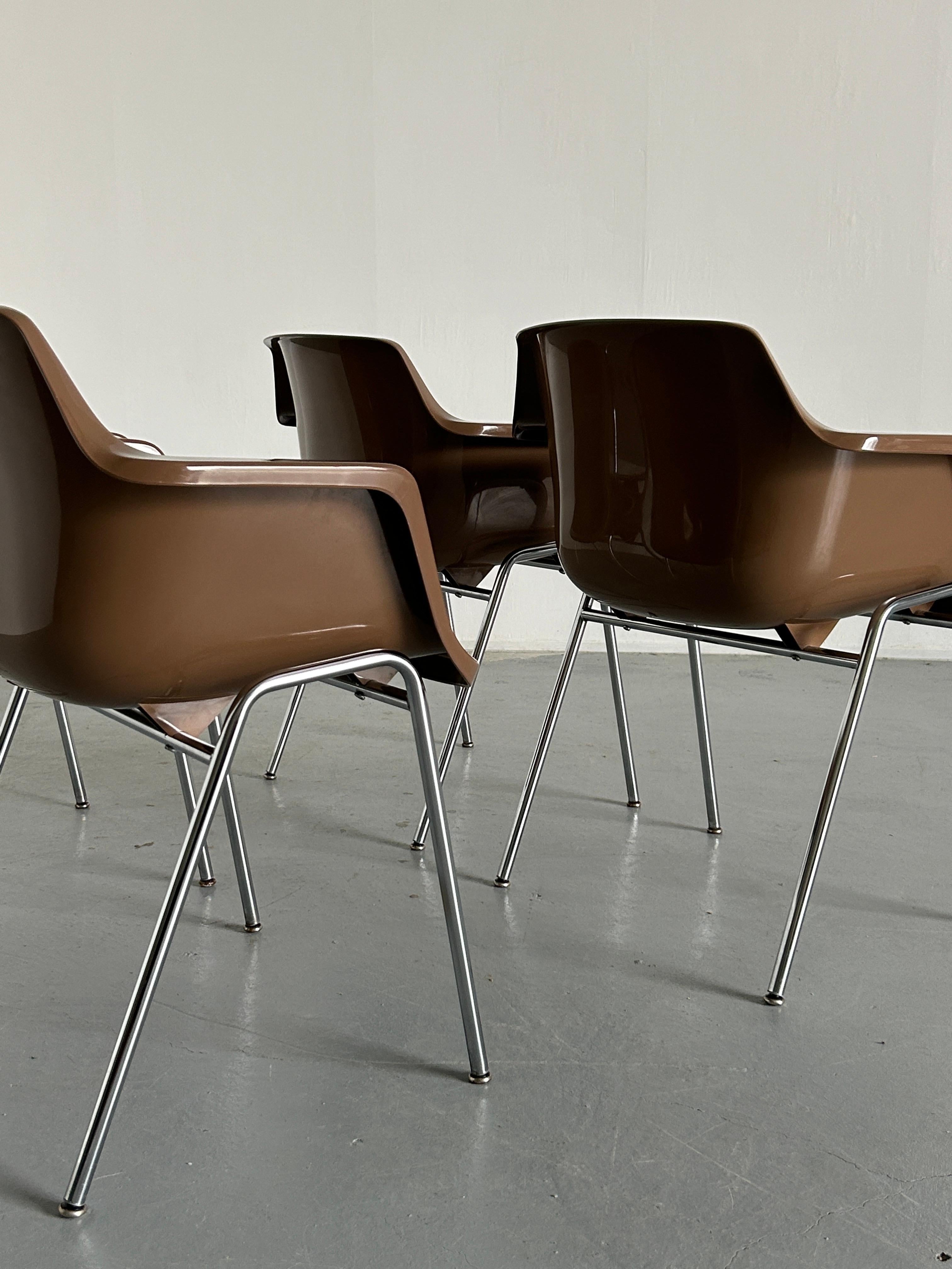 1 of 4 Vintage Mid-Century Shell Plastic Dining Chairs in style of Eames Shell  For Sale 5
