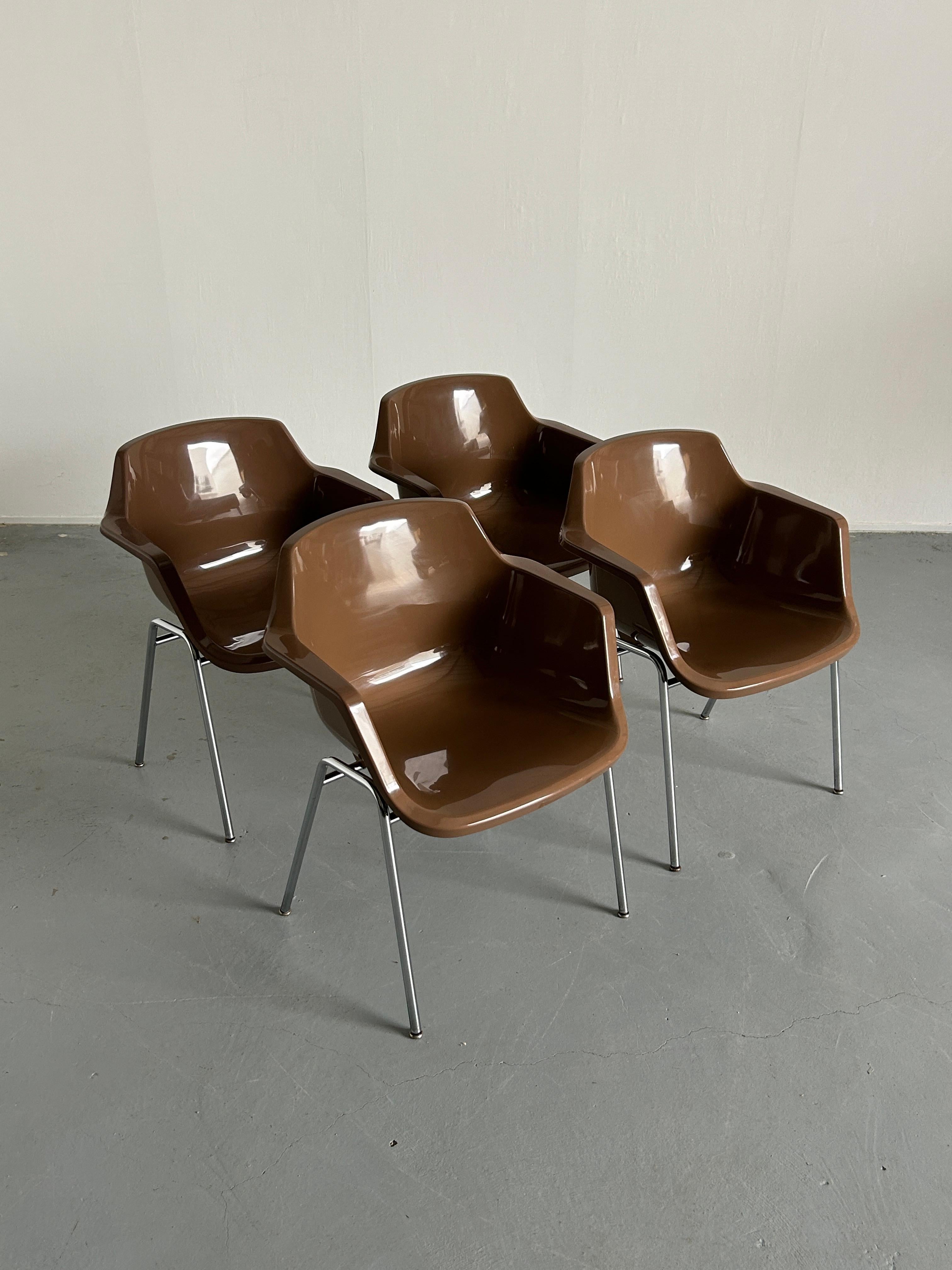 1 of 4 Vintage Mid-Century Shell Plastic Dining Chairs in style of Eames Shell  For Sale 1