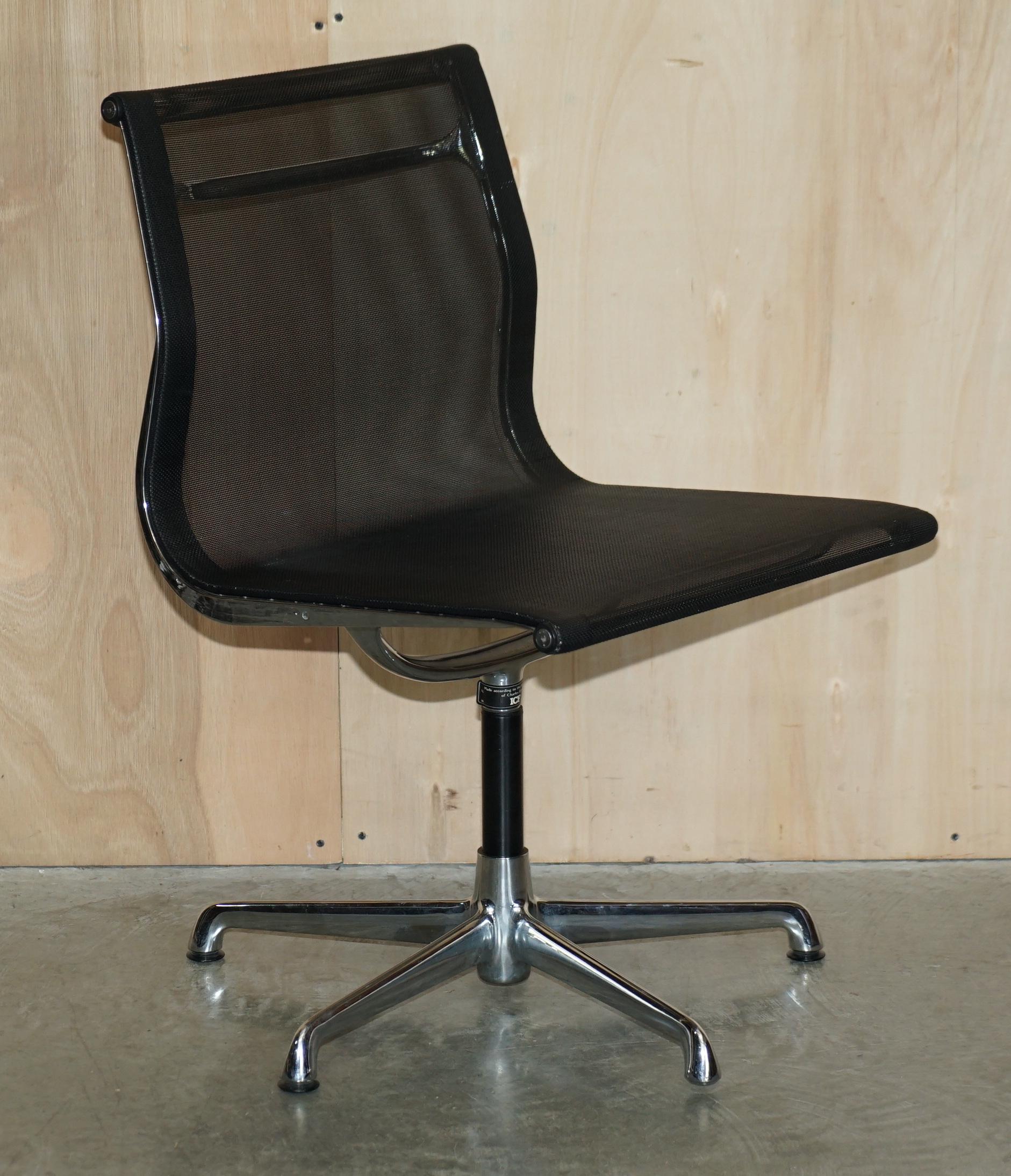 Chrome 1 de 4 fauteuils de bureau pivotants vintage Vitra Icf Eames EA105 Hopsak en vente