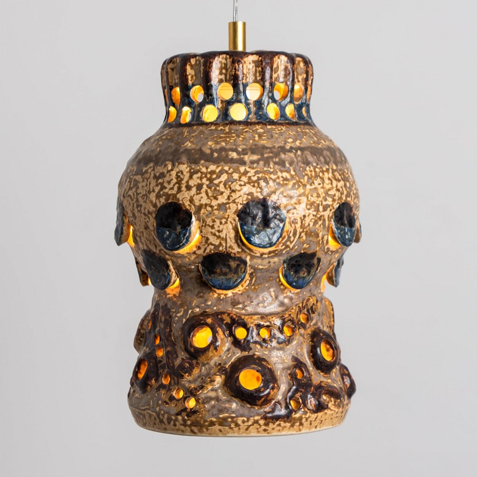 1 of 5 Lampade a sospensione in ceramica blu cognac, Danimarca, 1970 in vendita 6