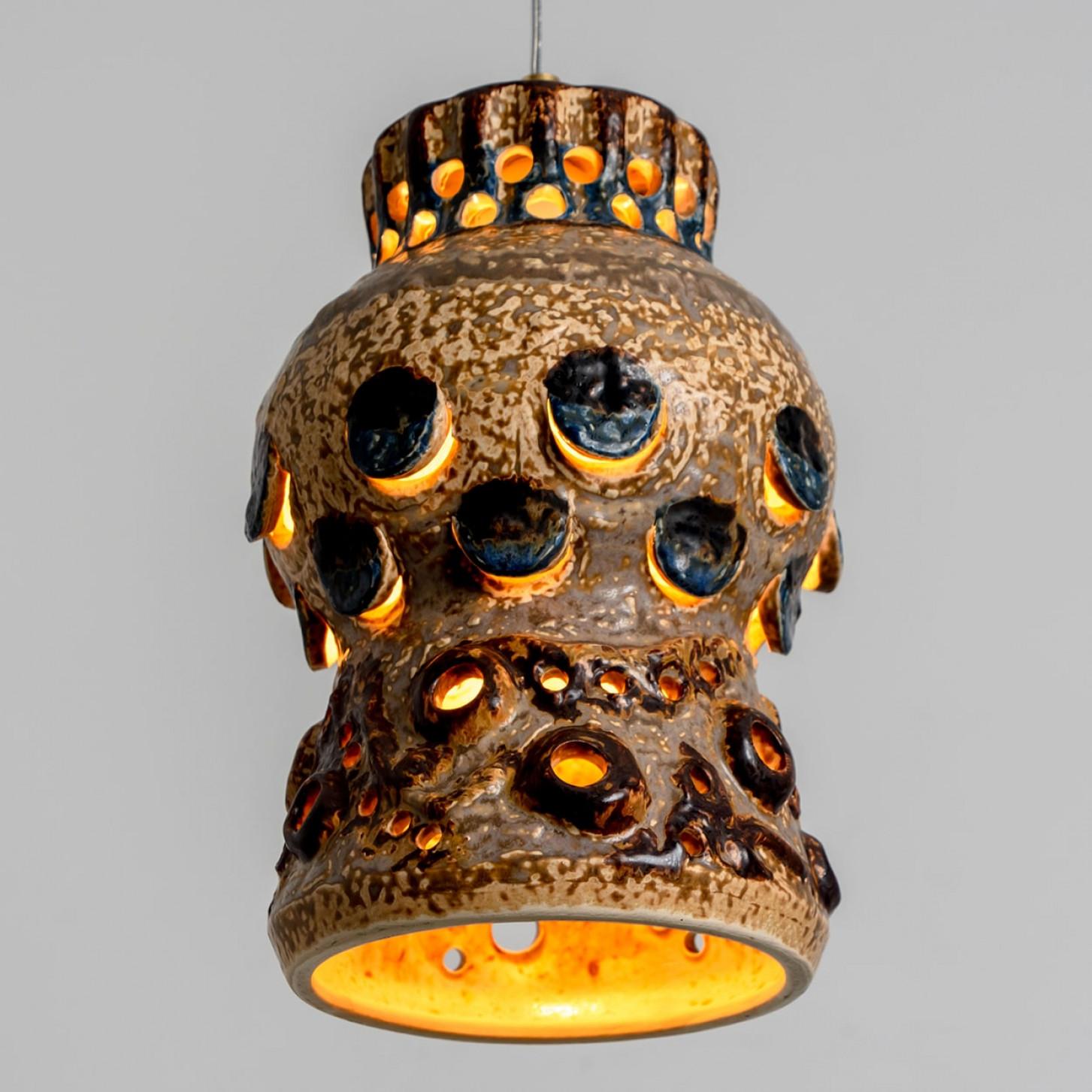 1 of 5 Lampade a sospensione in ceramica blu cognac, Danimarca, 1970 in vendita 7
