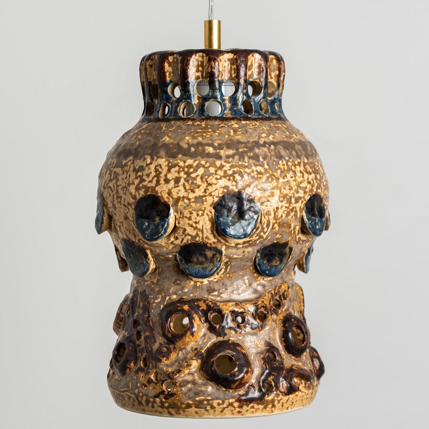 1 of 5 Lampade a sospensione in ceramica blu cognac, Danimarca, 1970 in vendita 8