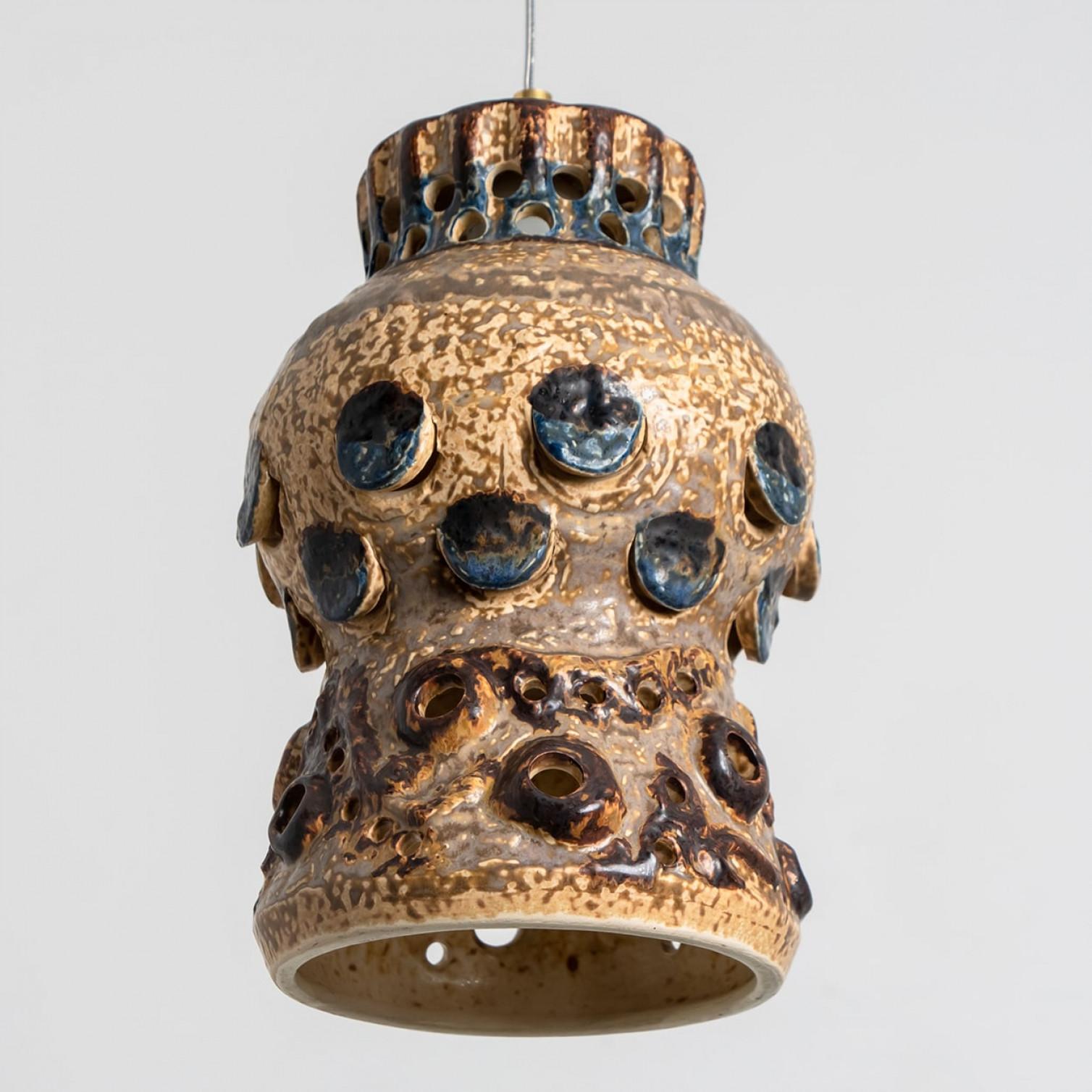 1 of 5 Lampade a sospensione in ceramica blu cognac, Danimarca, 1970 in vendita 9