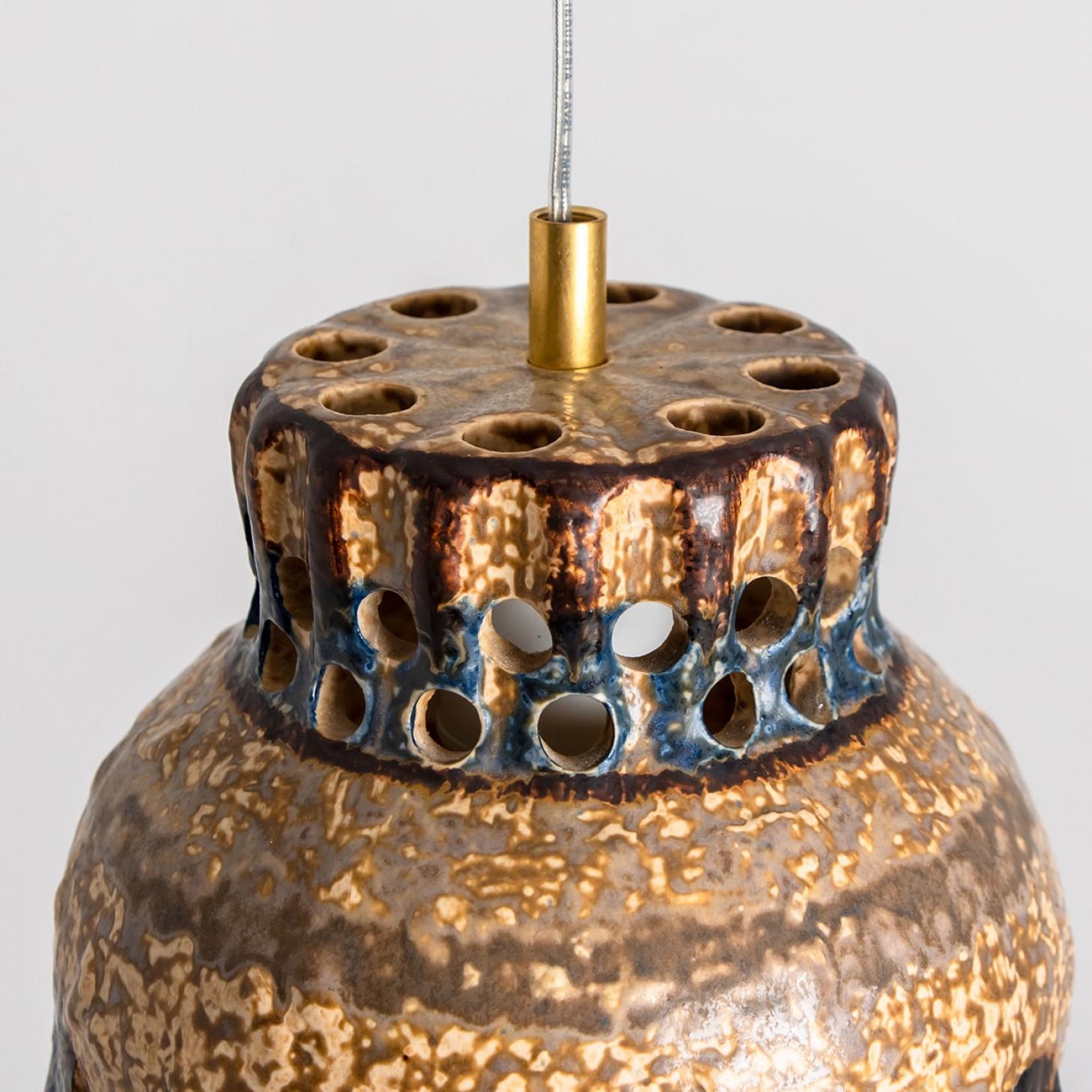 1 of 5 Lampade a sospensione in ceramica blu cognac, Danimarca, 1970 in vendita 12