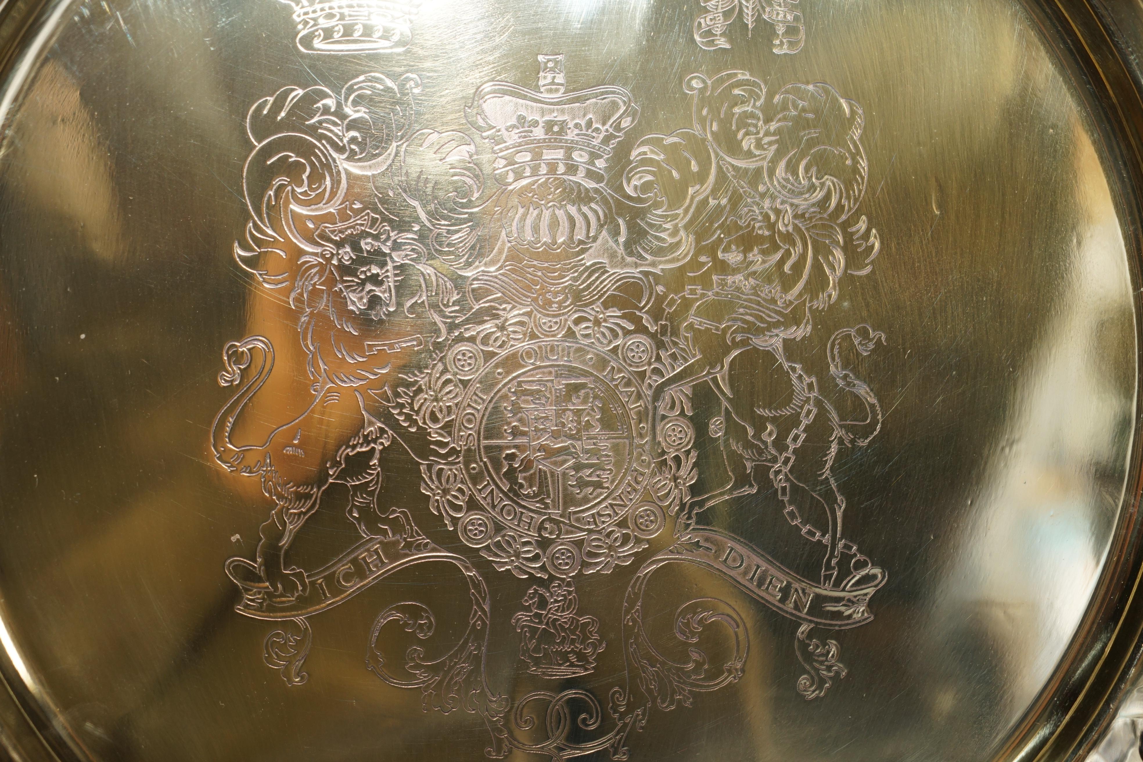 1 des 4 plateaux plaqués argent sterling doré à bras de style King George Auguseue Frederick en vente 4