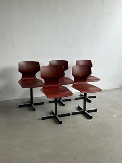 1 de 5 Chaises scandinaves originales de The Modernity du milieu du siècle en Pagwood