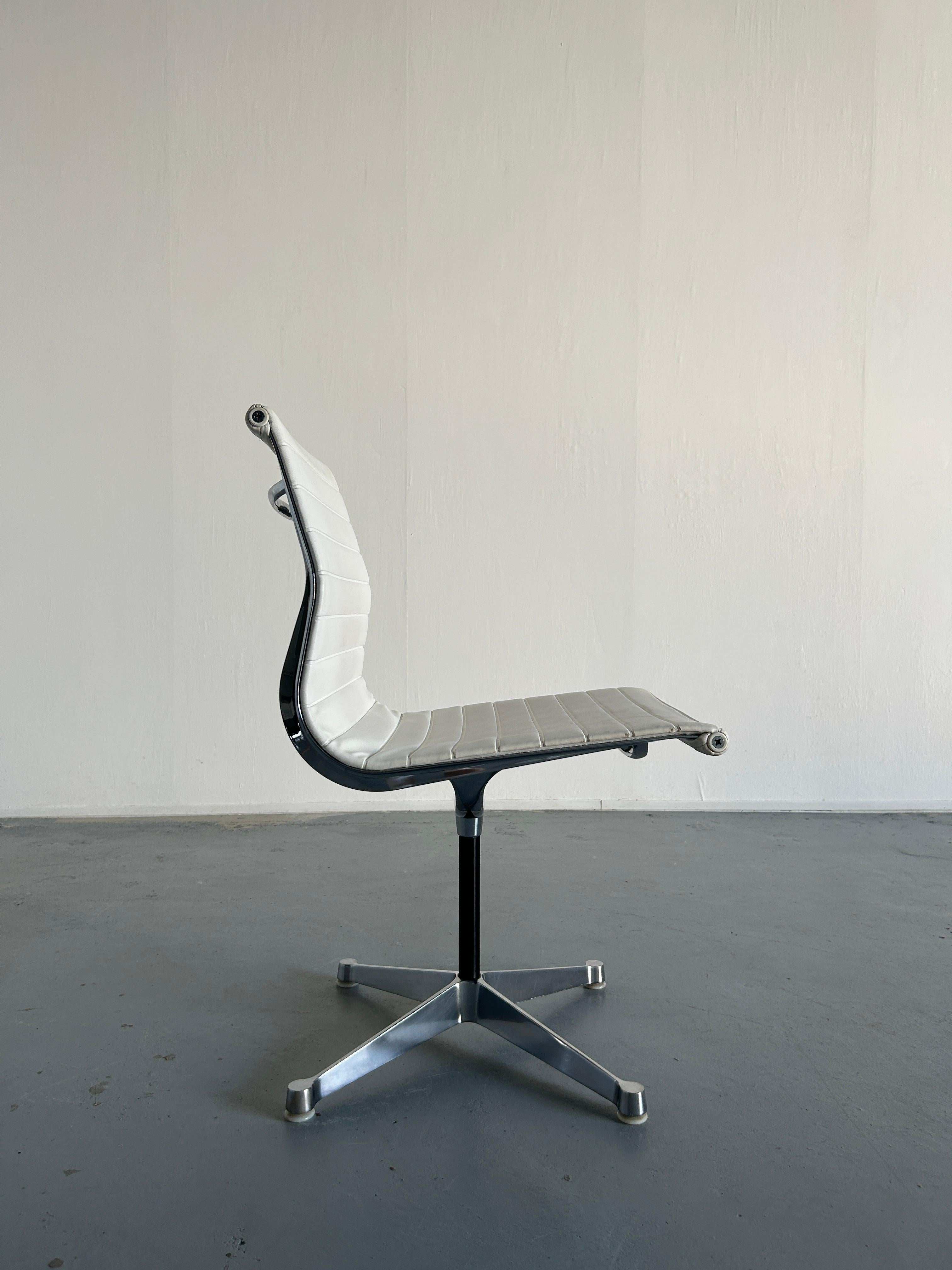 1 of 5 Original Vintage 'EA 107' Aluminium Desk Chairs by Charles & Ray Eames For Sale 3
