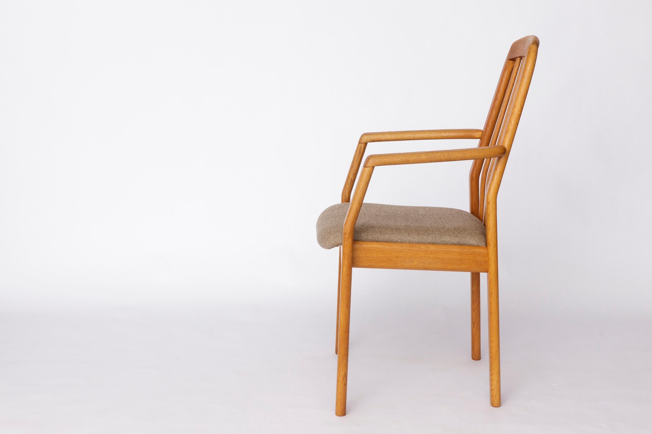 1 de 5 Fauteuils Vintage Dyrlund en Oak, 1970  Cuisine danoise moderne du milieu du siècle Excellent état - En vente à Hannover, DE