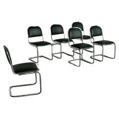  1 des 6 chaises Bauhaus Design chromées en acier tubulaire et faux cuir vert, années 1980