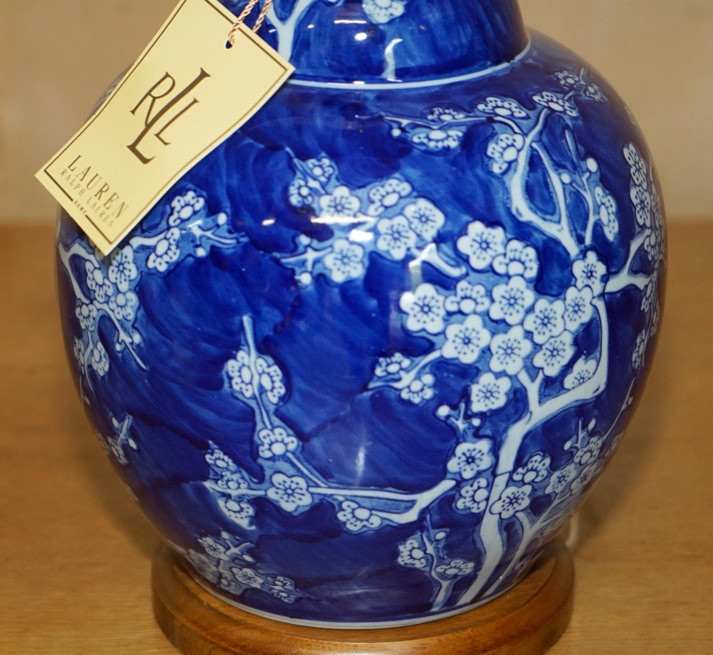 1 OF 6 BRAND NEW BOXED RALPH LAUREN COBALT BLUE & WHITE CHINESE PORCELAIN LAMPs For Sale 10