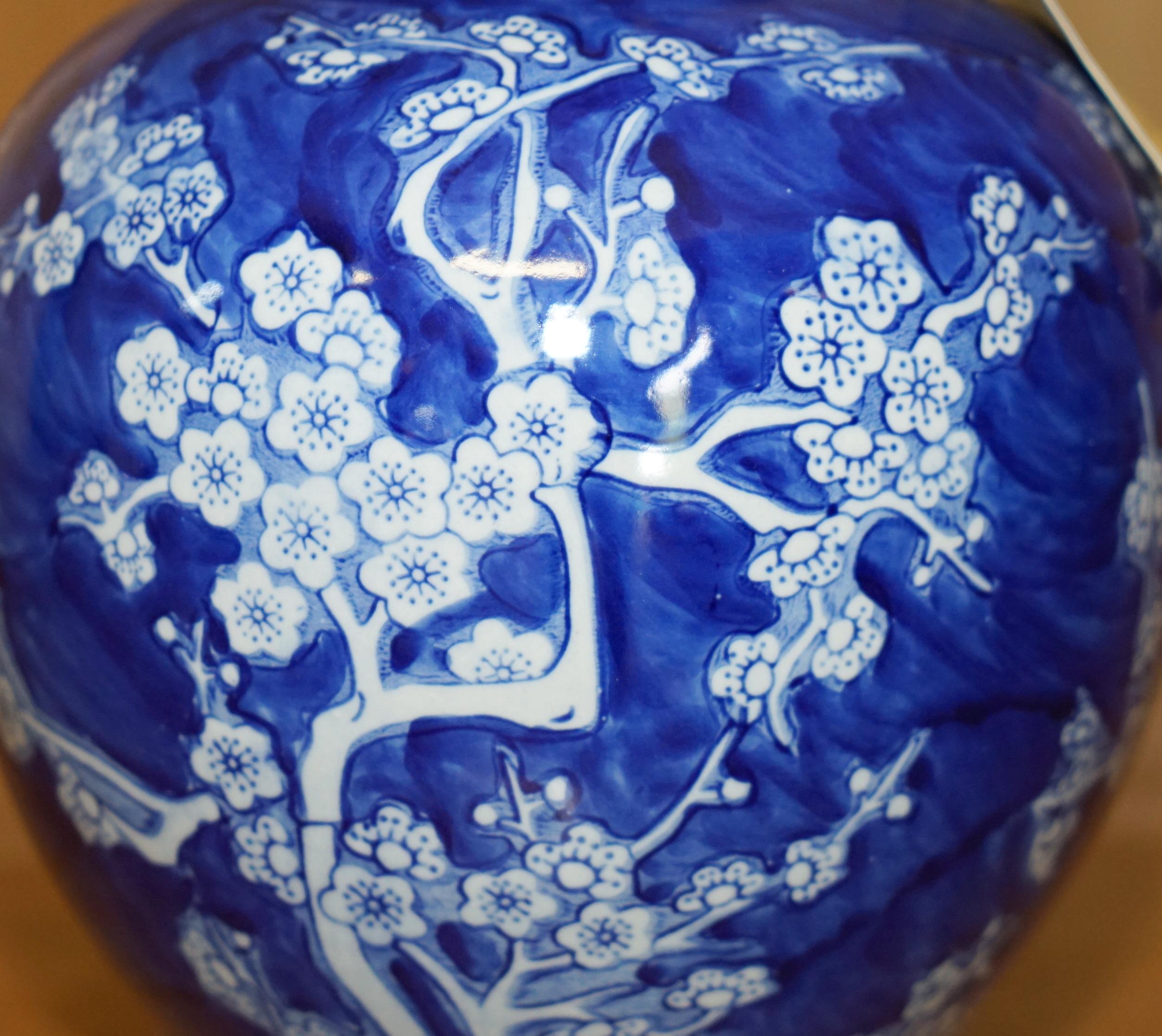 Contemporary 1 OF 6 BRAND NEW BOXED RALPH LAUREN COBALT BLUE & WHITE CHINESE PORCELAIN LAMPs For Sale