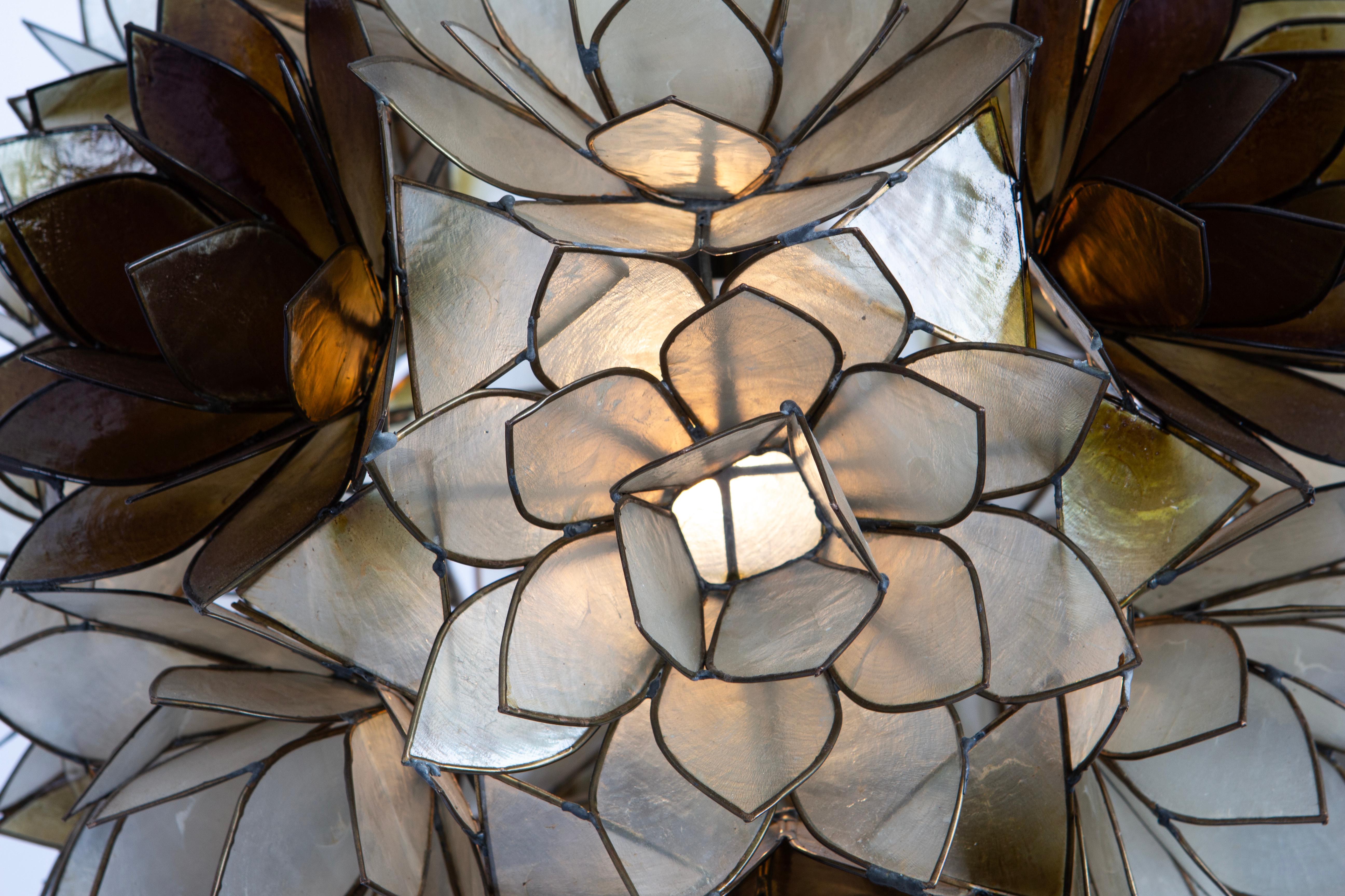 Mid-Century moderno 1 of 6 Capiz Shell Lotus Ball Lampadario a sospensione Germania, anni '60 in vendita