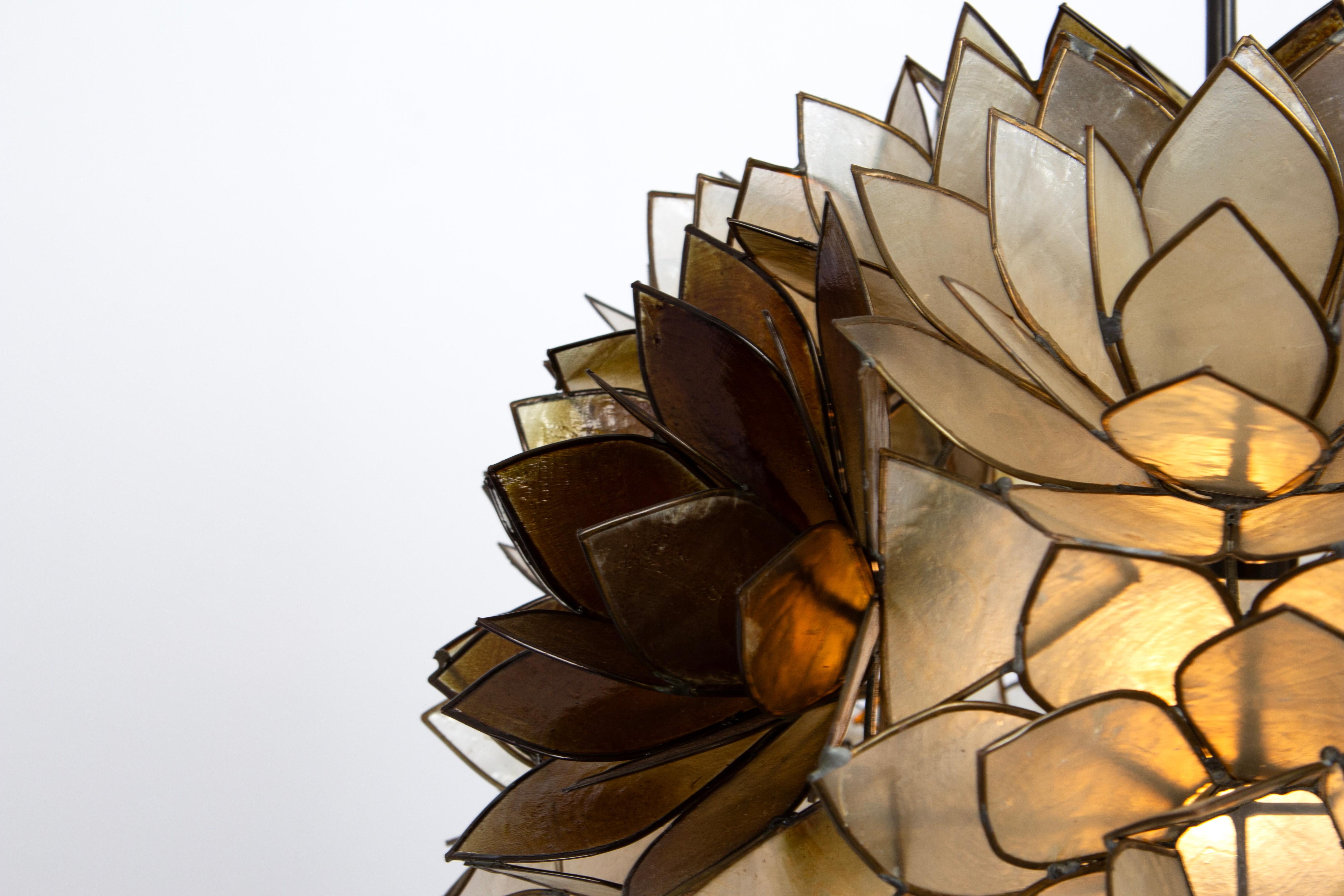 1 of 6 Capiz Shell Lotus Ball Lampadario a sospensione Germania, anni '60 in vendita 1