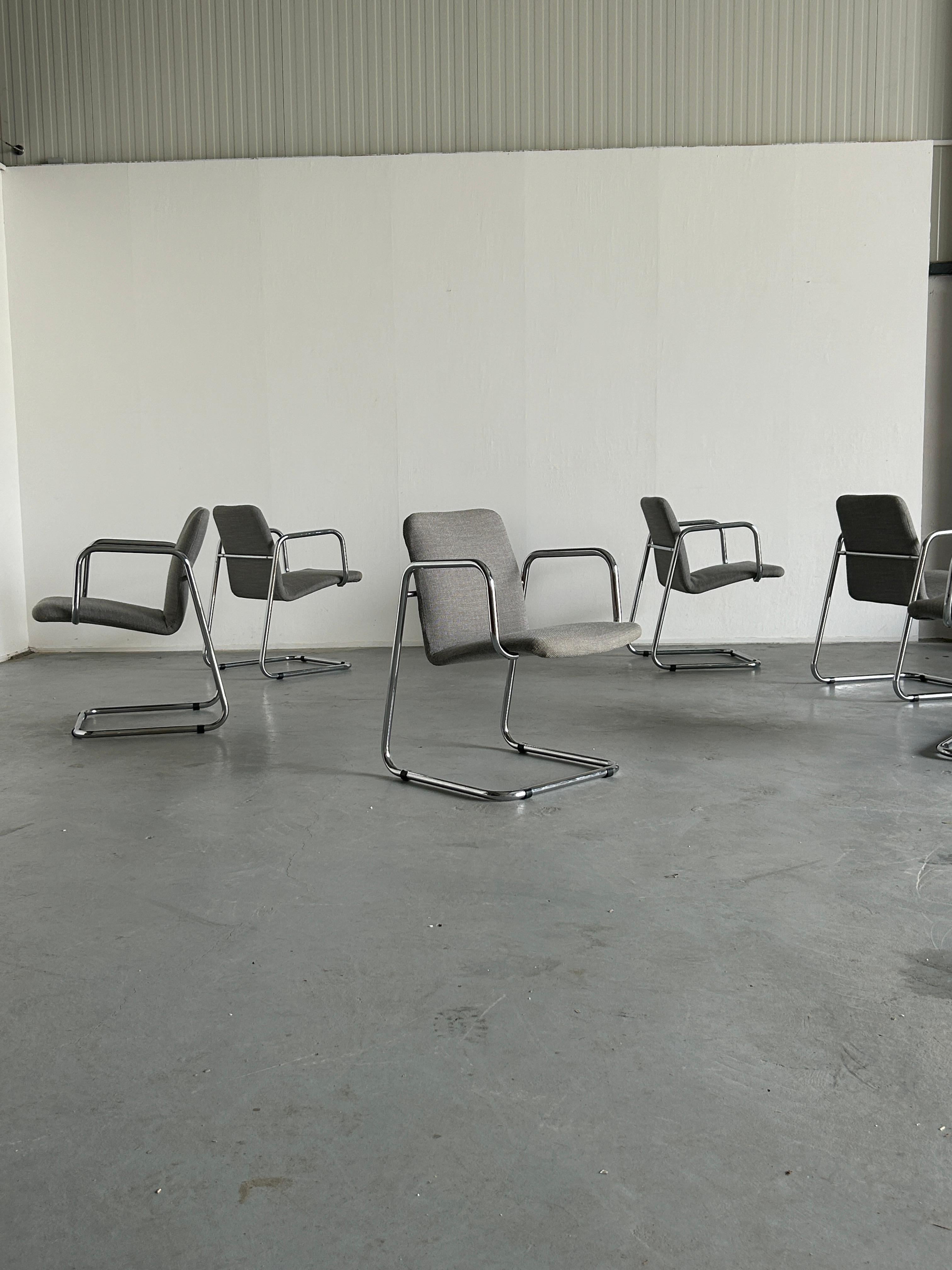 1 of 6 Italian Space Age Chromed Tubular Steel Cantilever Lounge Armchairs, 70s In Good Condition For Sale In Zagreb, HR