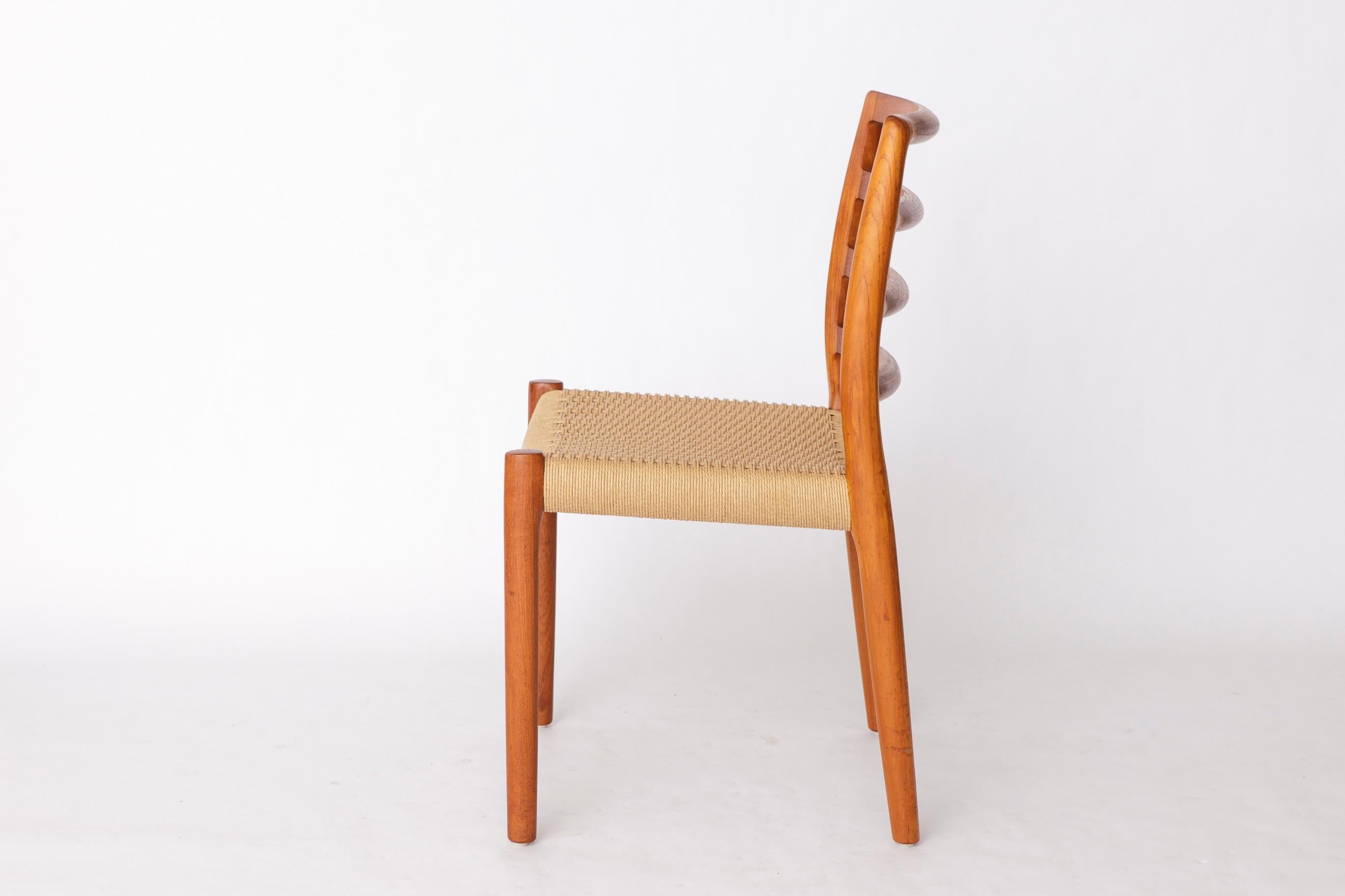 1 de 6 Chaise Niels Møller modèle 85 en teck avec Corde danoise, années 1980 Danois Bon état - En vente à Hannover, DE