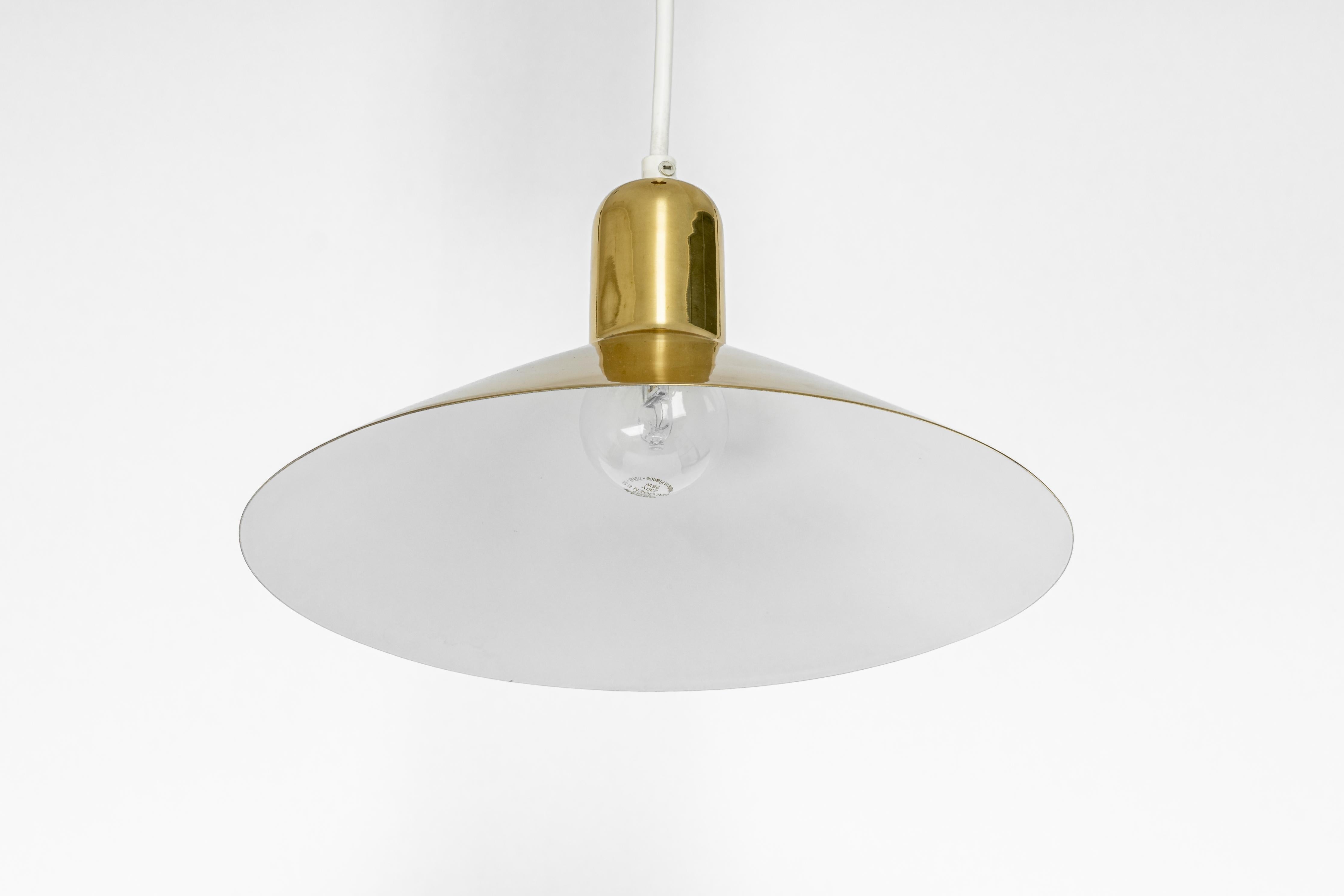 1 of 6 Petite Brass Pendant Light by Florian Schulz, Germany In Good Condition For Sale In Aachen, NRW