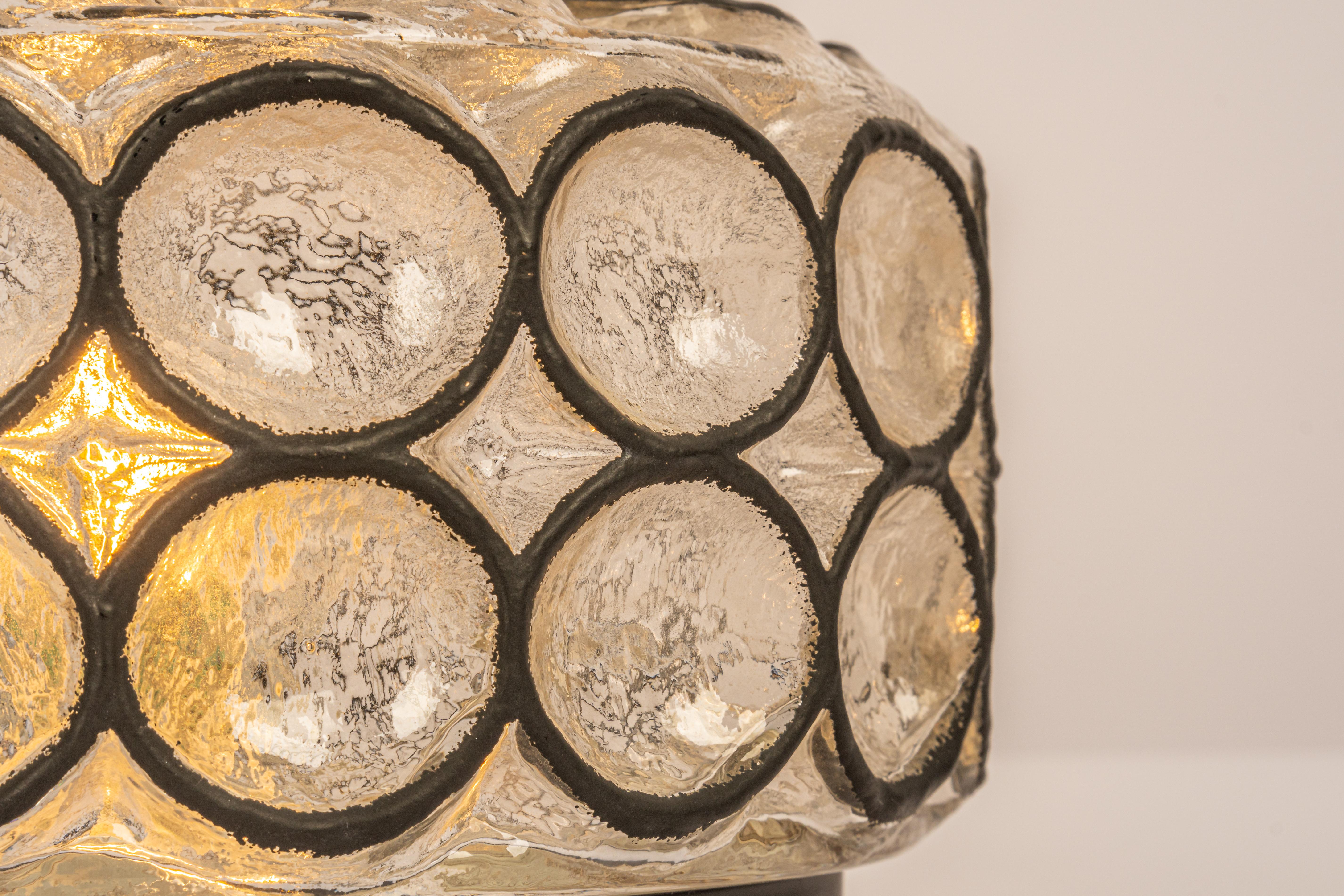 1 de 6 Pequeños apliques o plafones de hierro y cristal de Limburg, Alemania, años 60 en venta 4