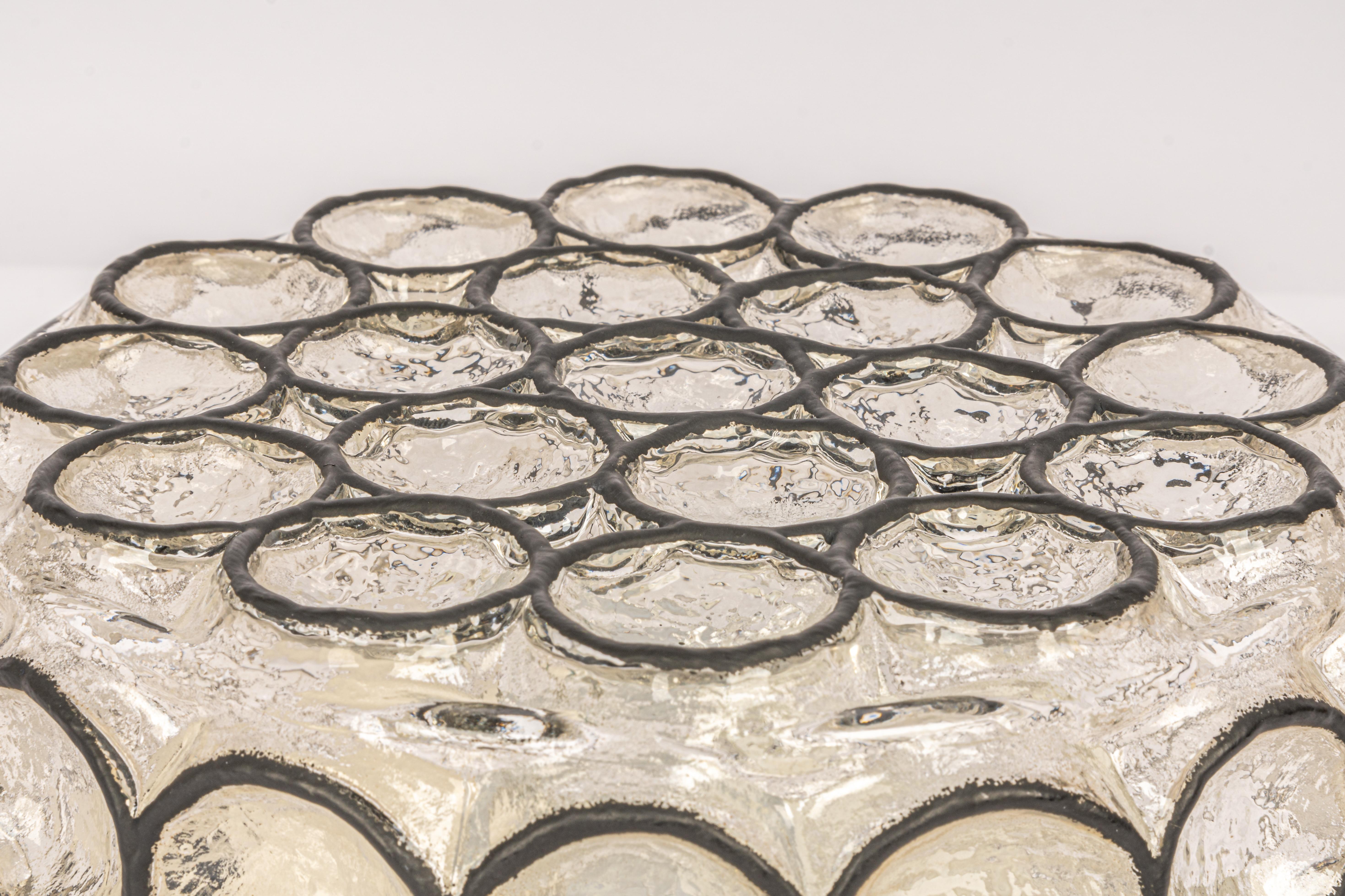 1 de 6 Pequeños apliques o plafones de hierro y cristal de Limburg, Alemania, años 60 Vidrio en venta