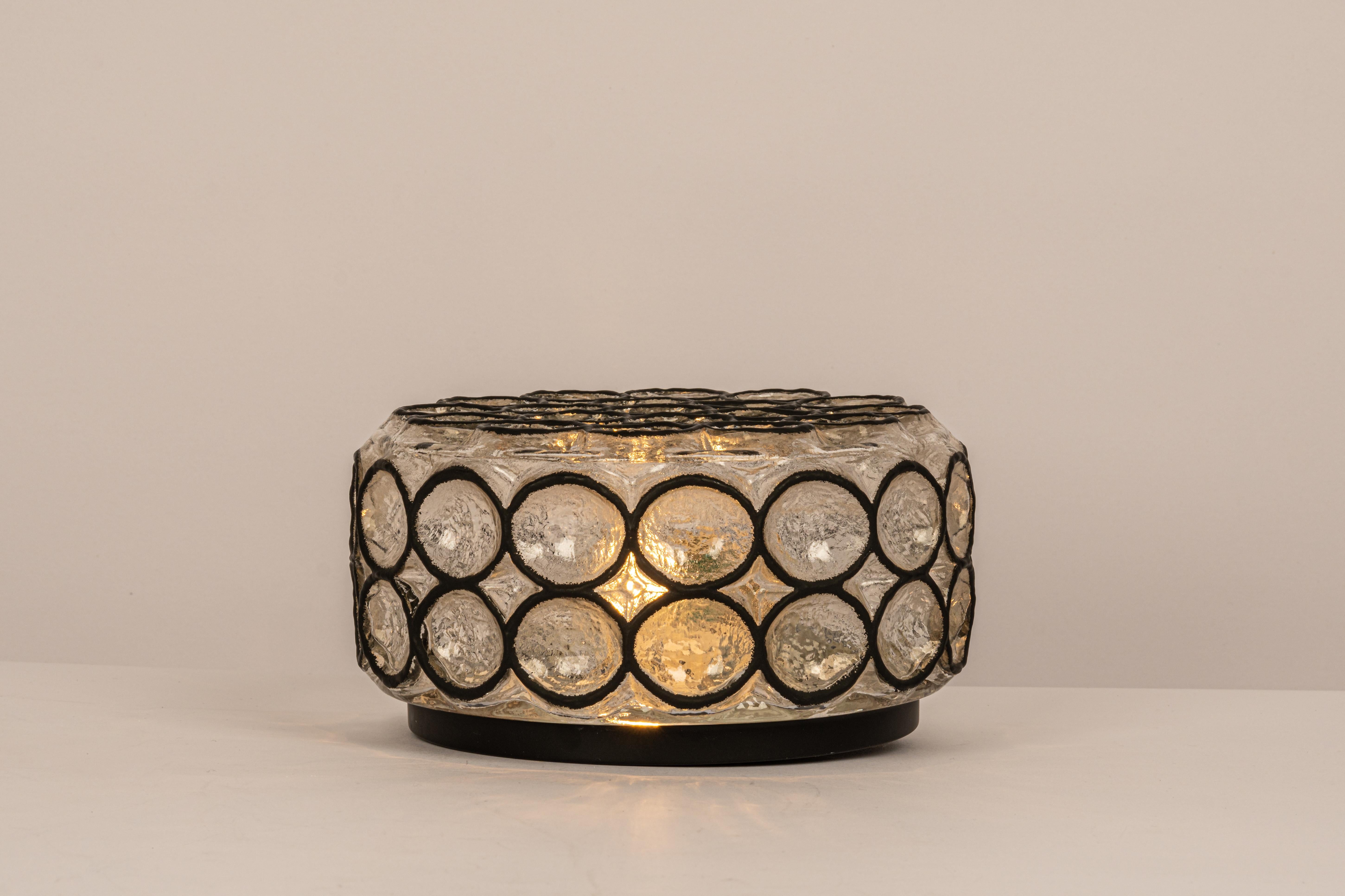 1 de 6 Pequeños apliques o plafones de hierro y cristal de Limburg, Alemania, años 60 en venta 2