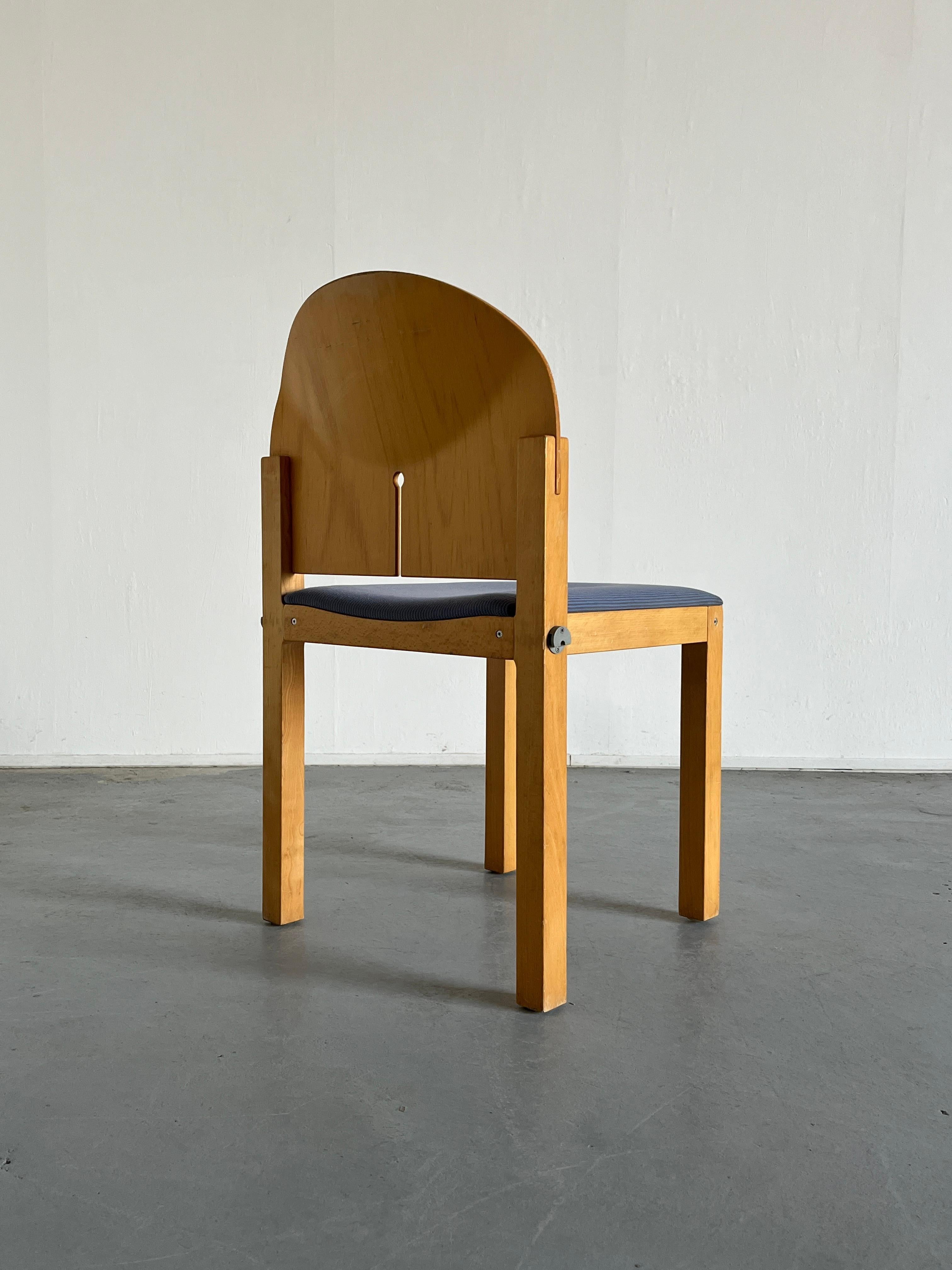 1 des 6 chaises de salle à manger empilables en bois postmodernes d'Arno Votteler, Allemagne, années 80 en vente 5