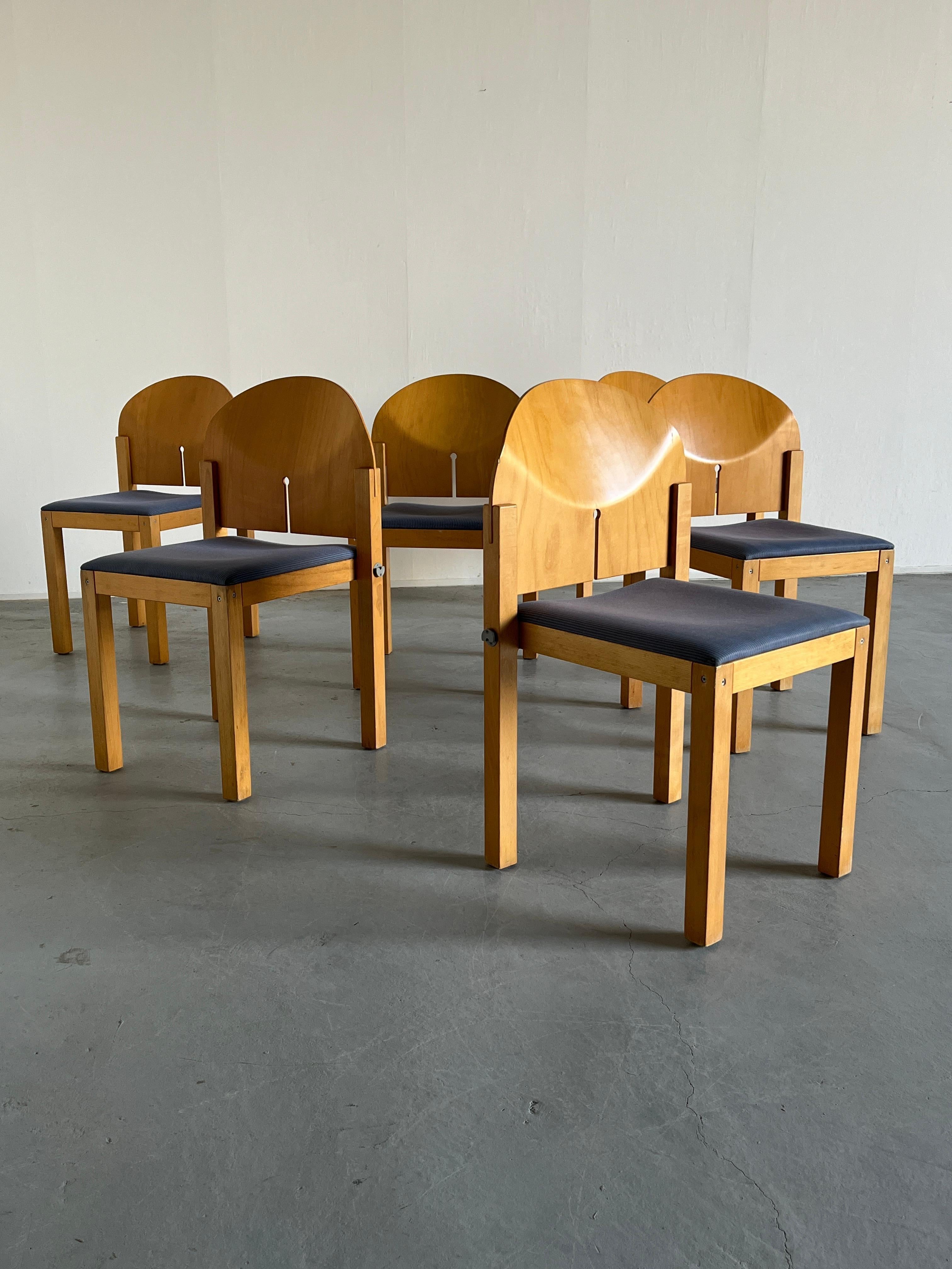 1 von 6 postmodernen stapelbaren Holzstühlen aus Holz von Arno Votteler, 80er Jahre, Deutschland (Ende des 20. Jahrhunderts)