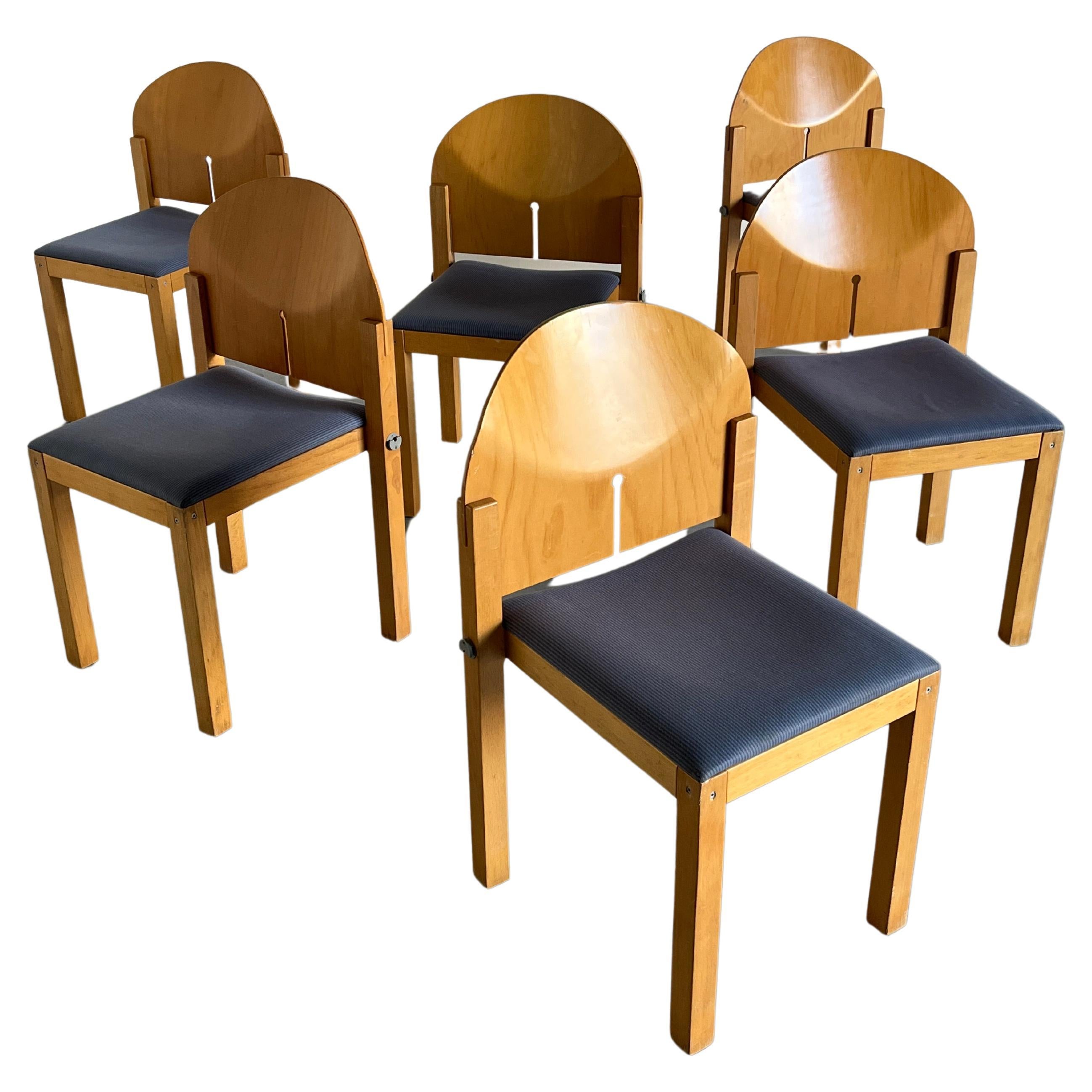 1 des 6 chaises de salle à manger empilables en bois postmodernes d'Arno Votteler, Allemagne, années 80 en vente