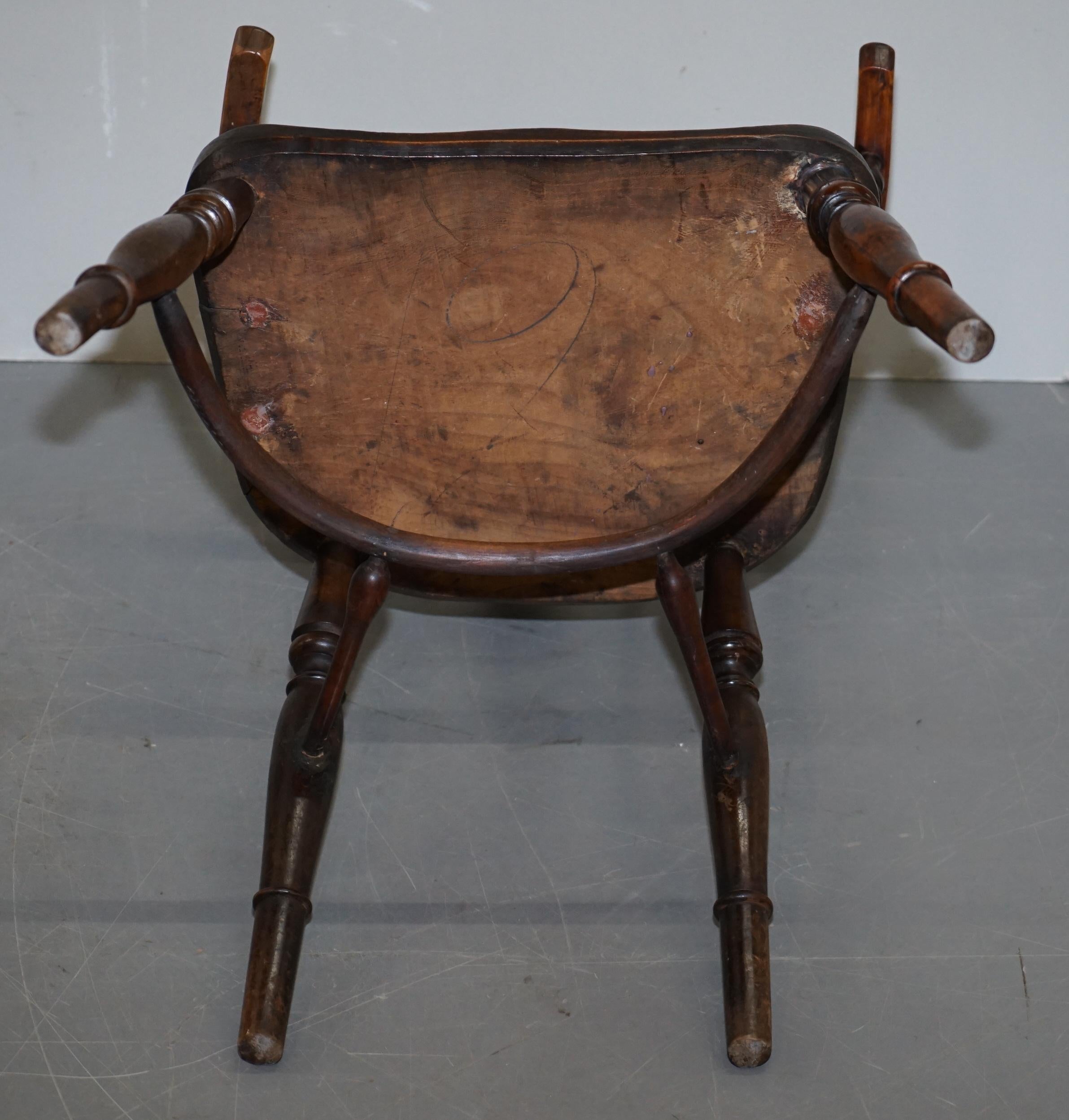 1 of 6 Solid Elm Windsor Armchairs circa 1860 English Countryhouse Furniture For Sale 12
