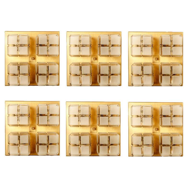 1 de 6 Lampes murales en verre de lait doré de forme carrée, encastrées par Glashütte en vente