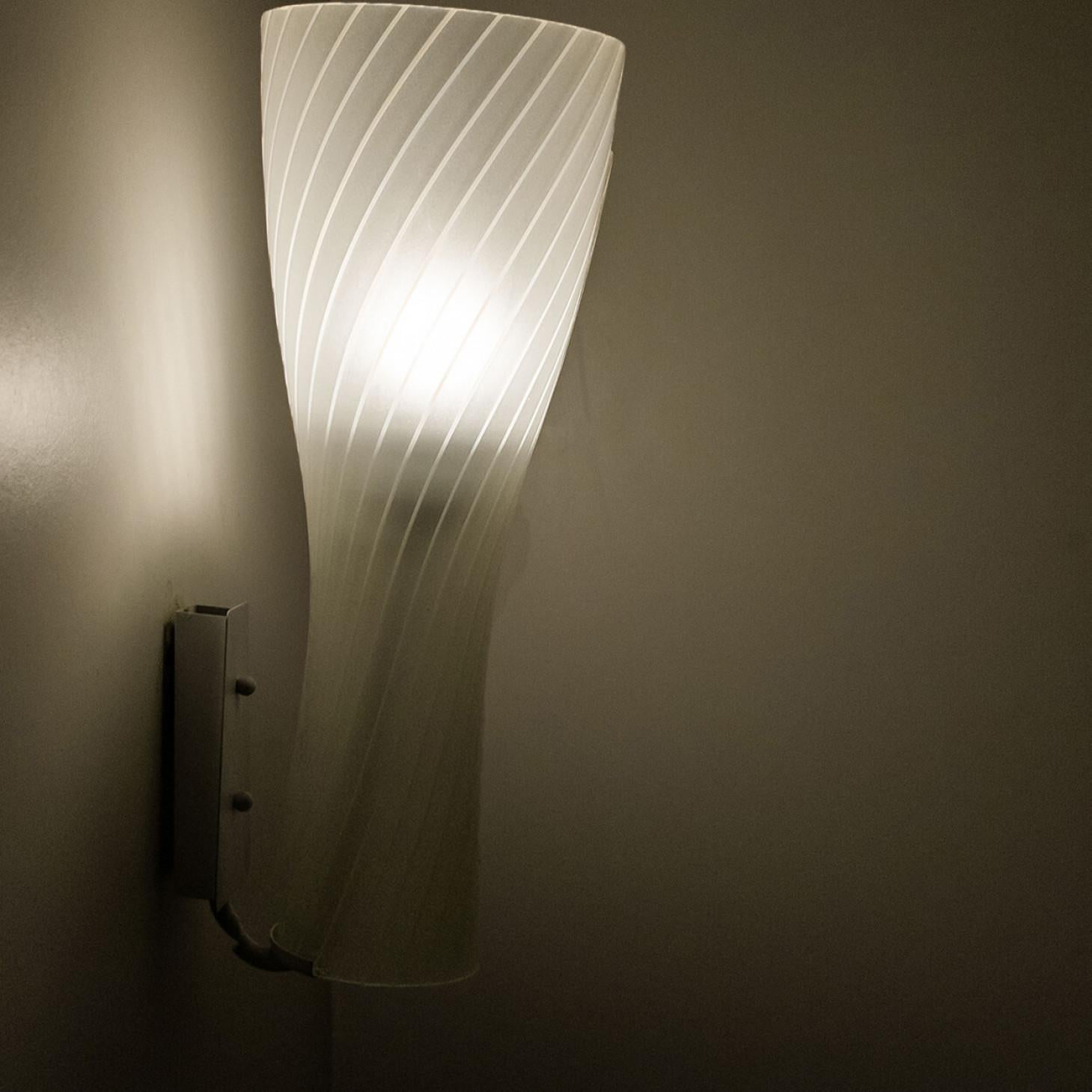 1 of 6 Striped Clear White Glass Wall Lights by Gangkofner for Peill, Germany For Sale 4
