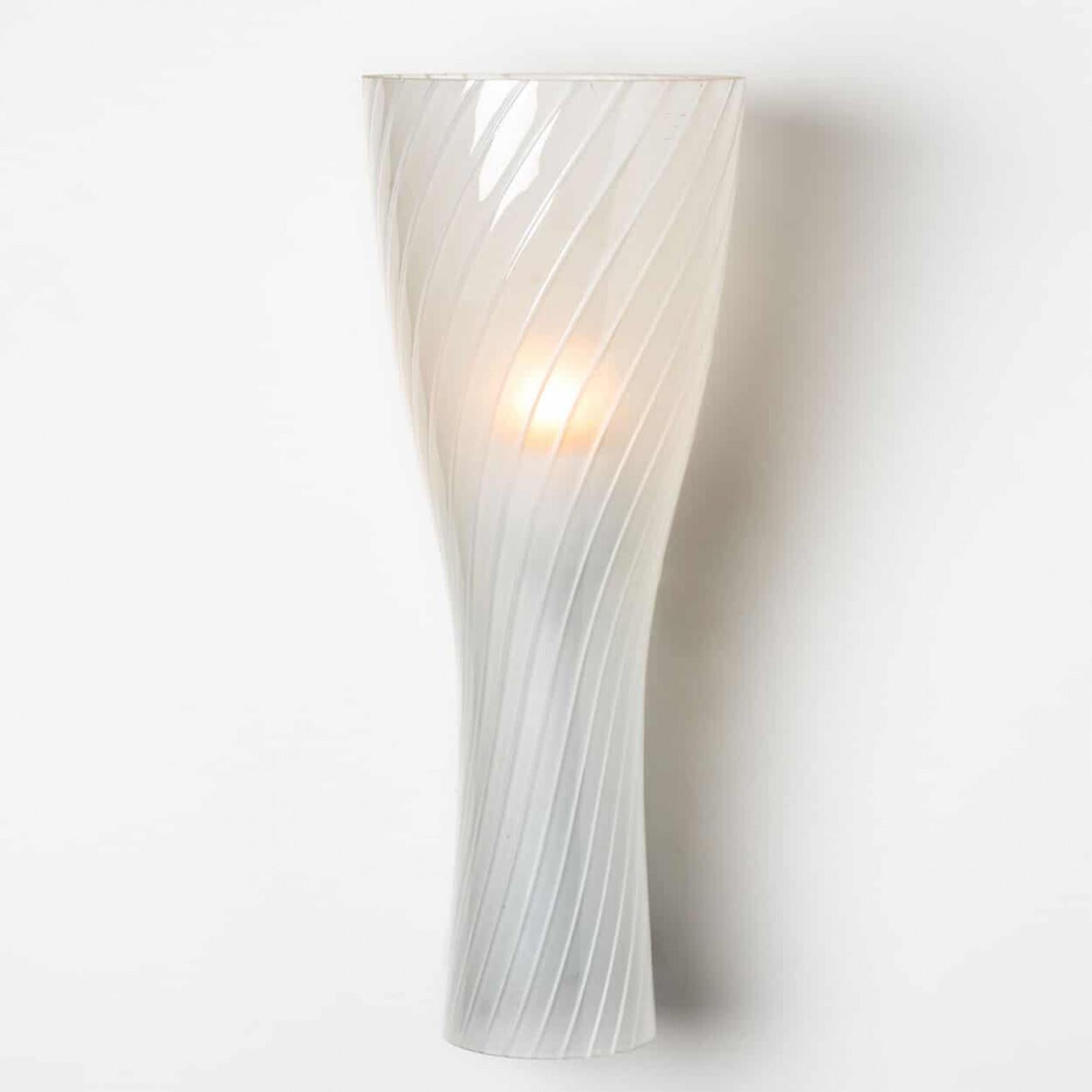 1 of 6 Striped Clear White Glass Wall Lights by Gangkofner for Peill, Germany In Good Condition For Sale In Rijssen, NL