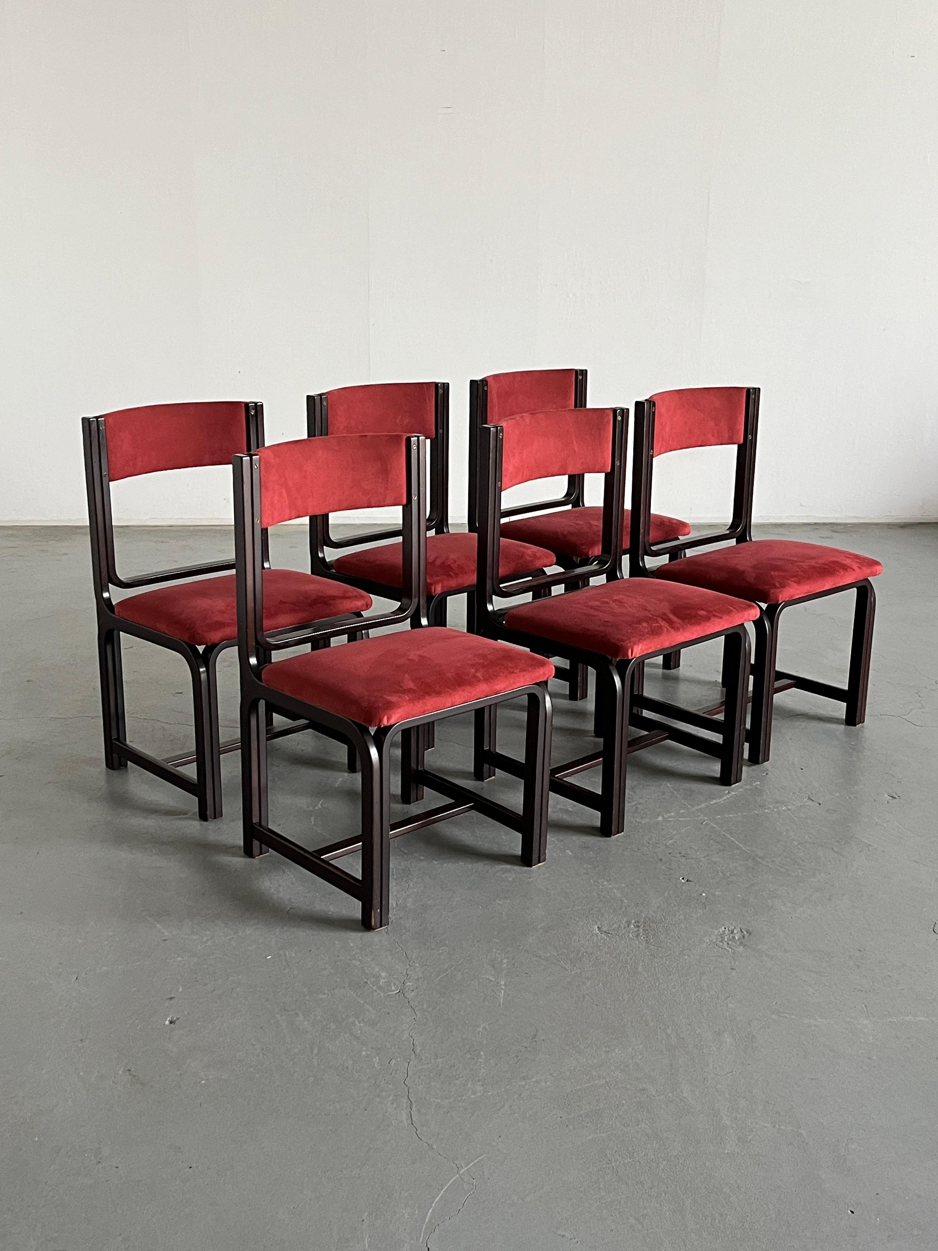 1 of 6 Vintage Mid-Century Dining Chairs in Bourdeaux Upholstery and Walnut, 70s In Good Condition For Sale In Zagreb, HR