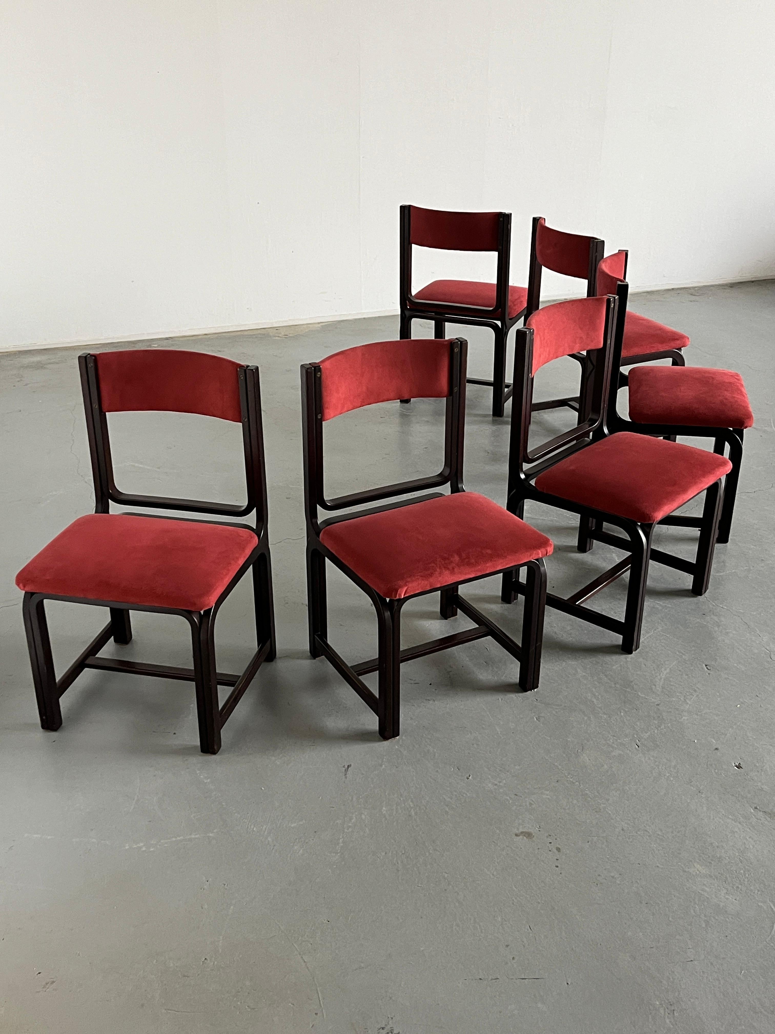 Late 20th Century 1 of 6 Vintage Mid-Century Dining Chairs in Bourdeaux Upholstery and Walnut, 70s For Sale