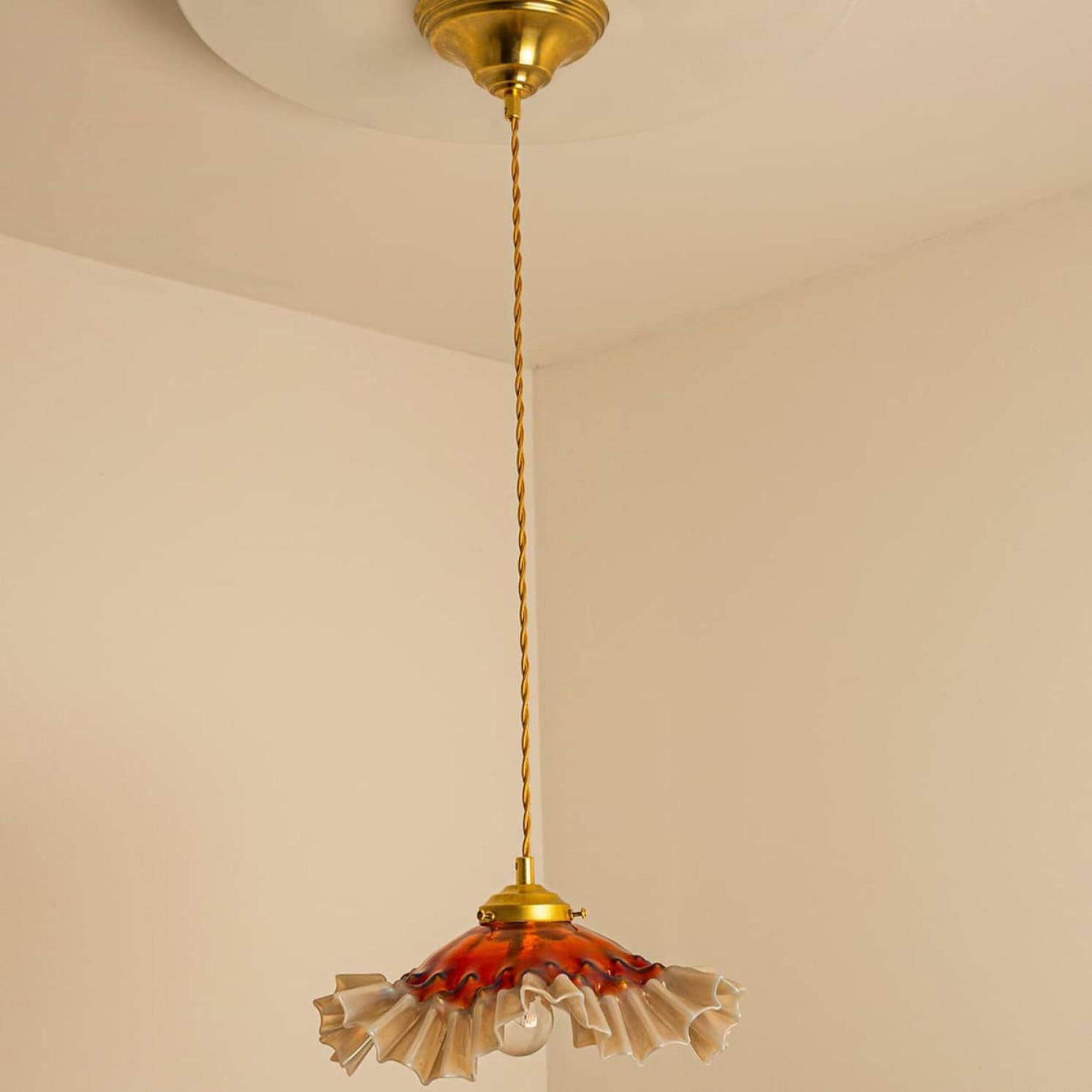 1 von 7 Art Deco geraffte Murano mundgeblasene Glasanhänger Rot Rosa Weiß, 1940 im Angebot 13