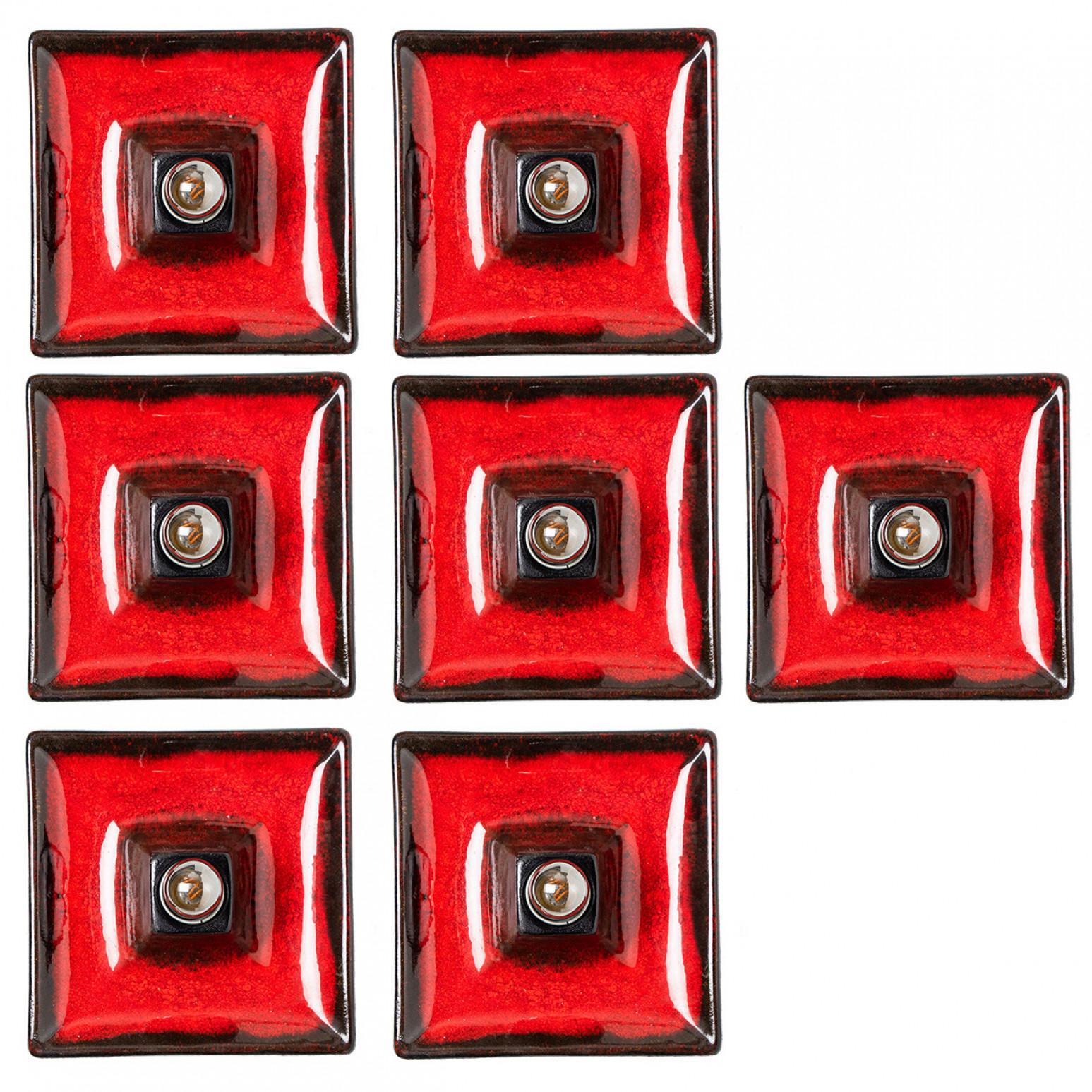 1 of 7 Lampade da parete quadrate in ceramica rossa e nera, Germania in vendita 3