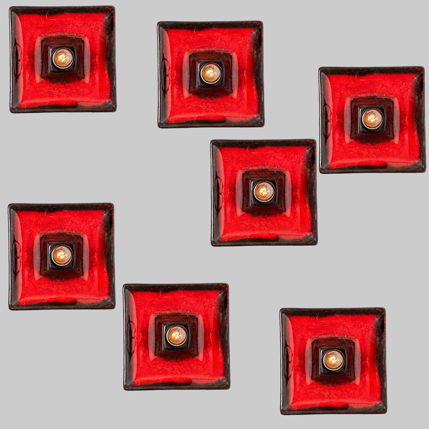 1 des 7 appliques murales carrées en céramique rouge et noire , Allemagne en vente 5