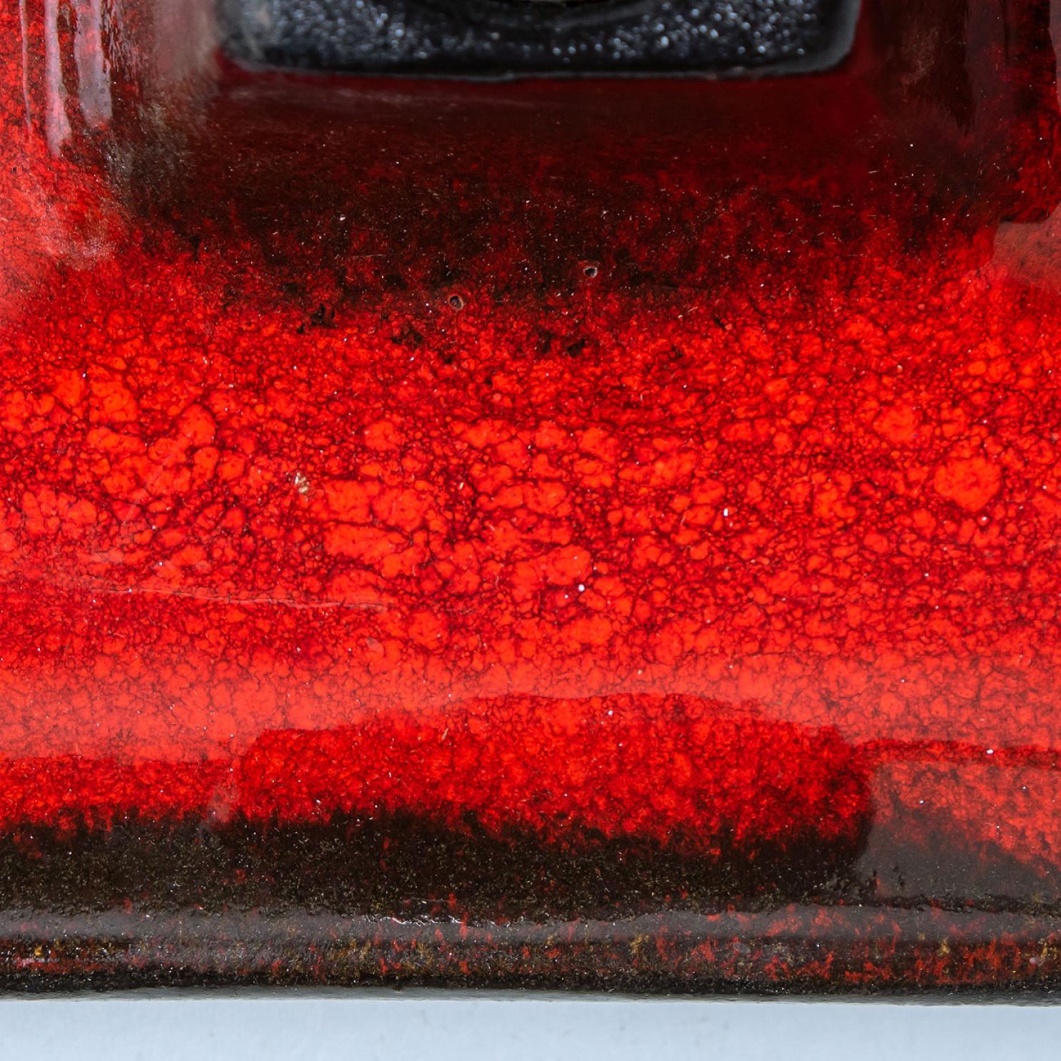 Tedesco 1 of 7 Lampade da parete quadrate in ceramica rossa e nera, Germania in vendita