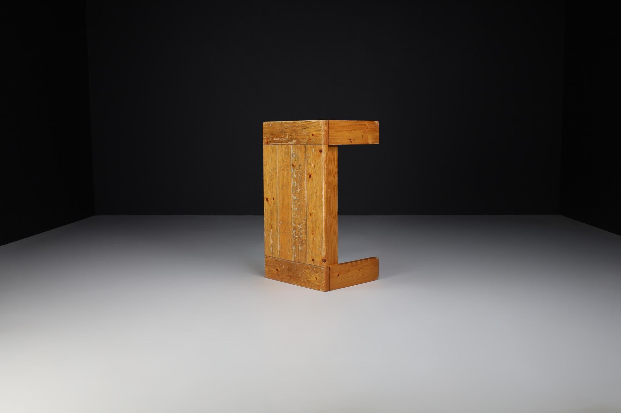 Mid-Century Modern Tables basses de style Charlotte Perriand en bois de pin pour Les Arcs, France, années 1960 en vente