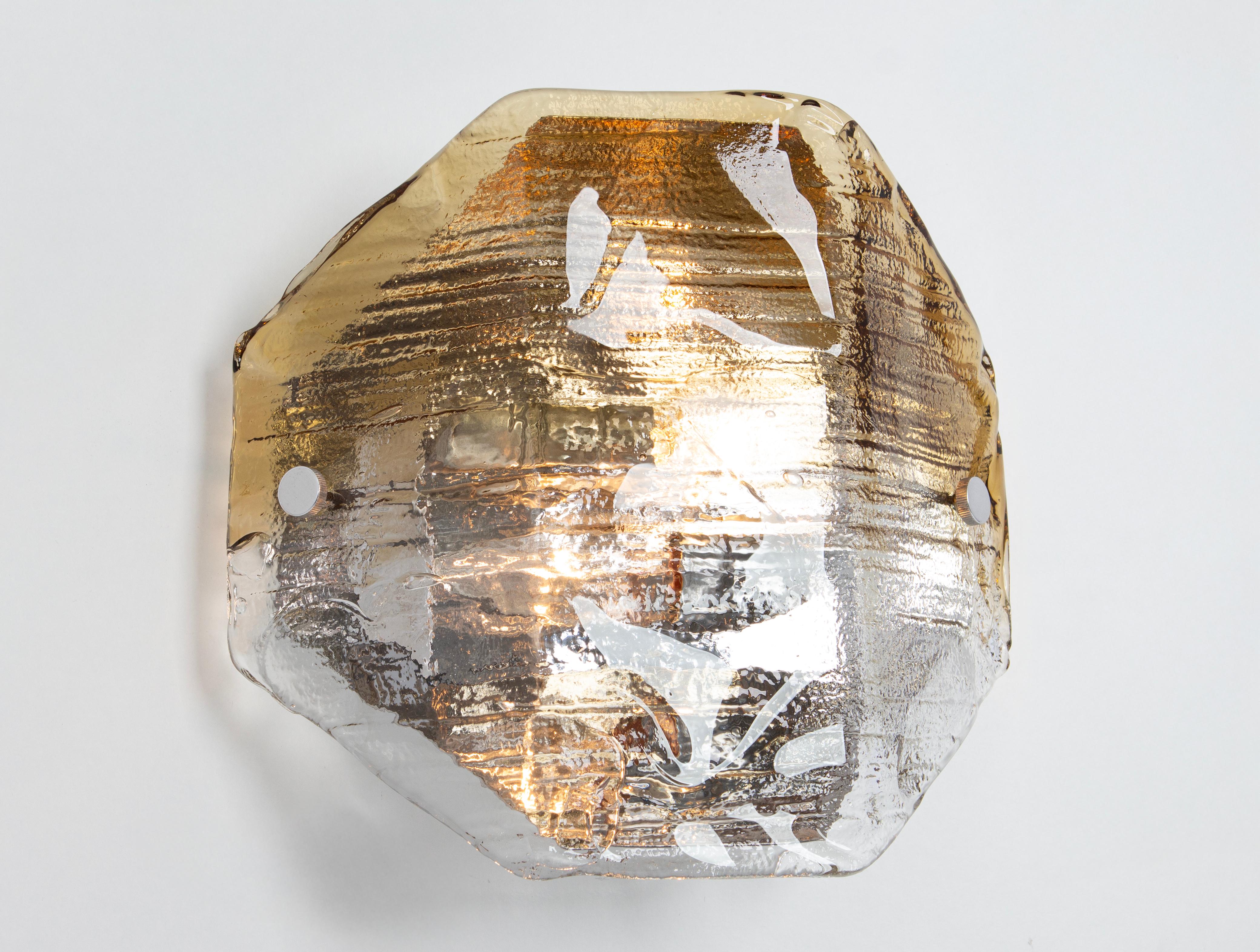 1 of 8 Large Glass Wall Light by Kalmar, Austria, 1970s finales del siglo XX en venta