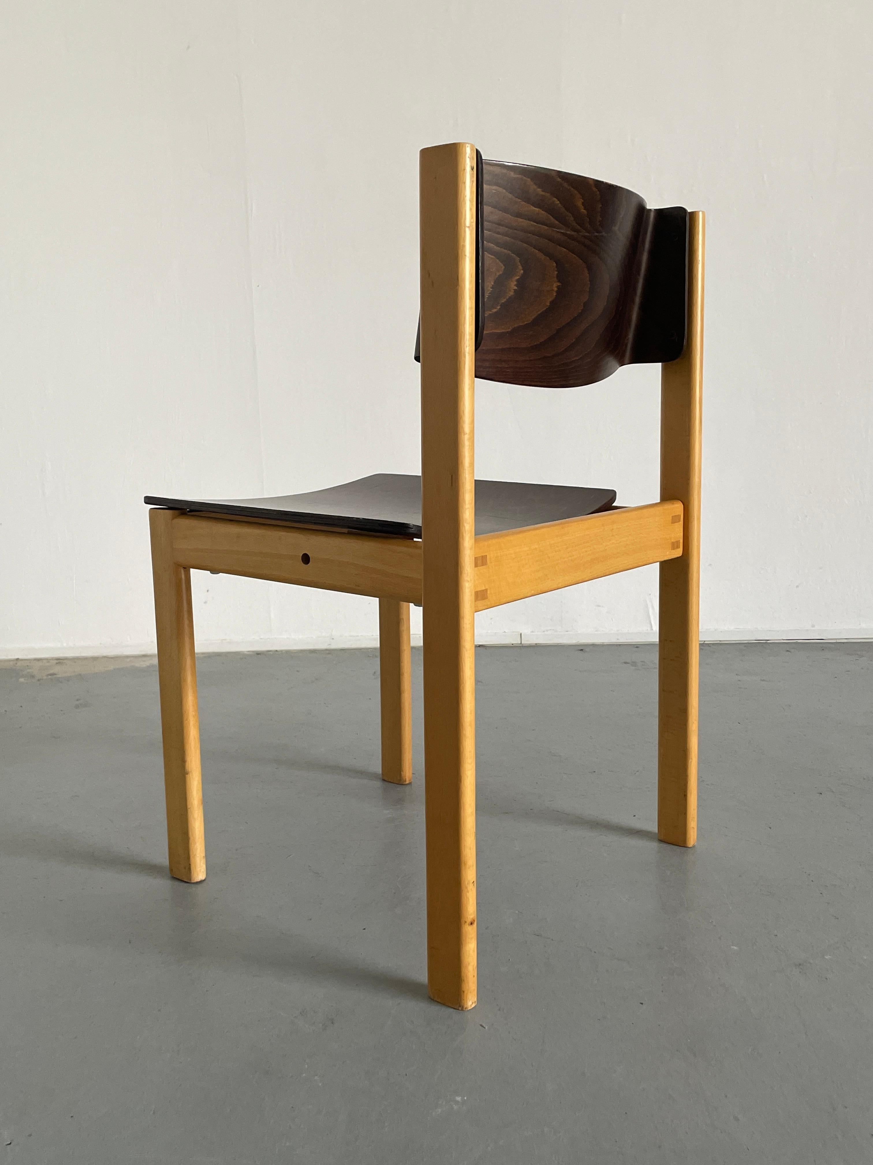 1 des 8 chaises de salle à manger en bois cintré du milieu du siècle dans le style de Roland Rainer, 1970 en vente 7
