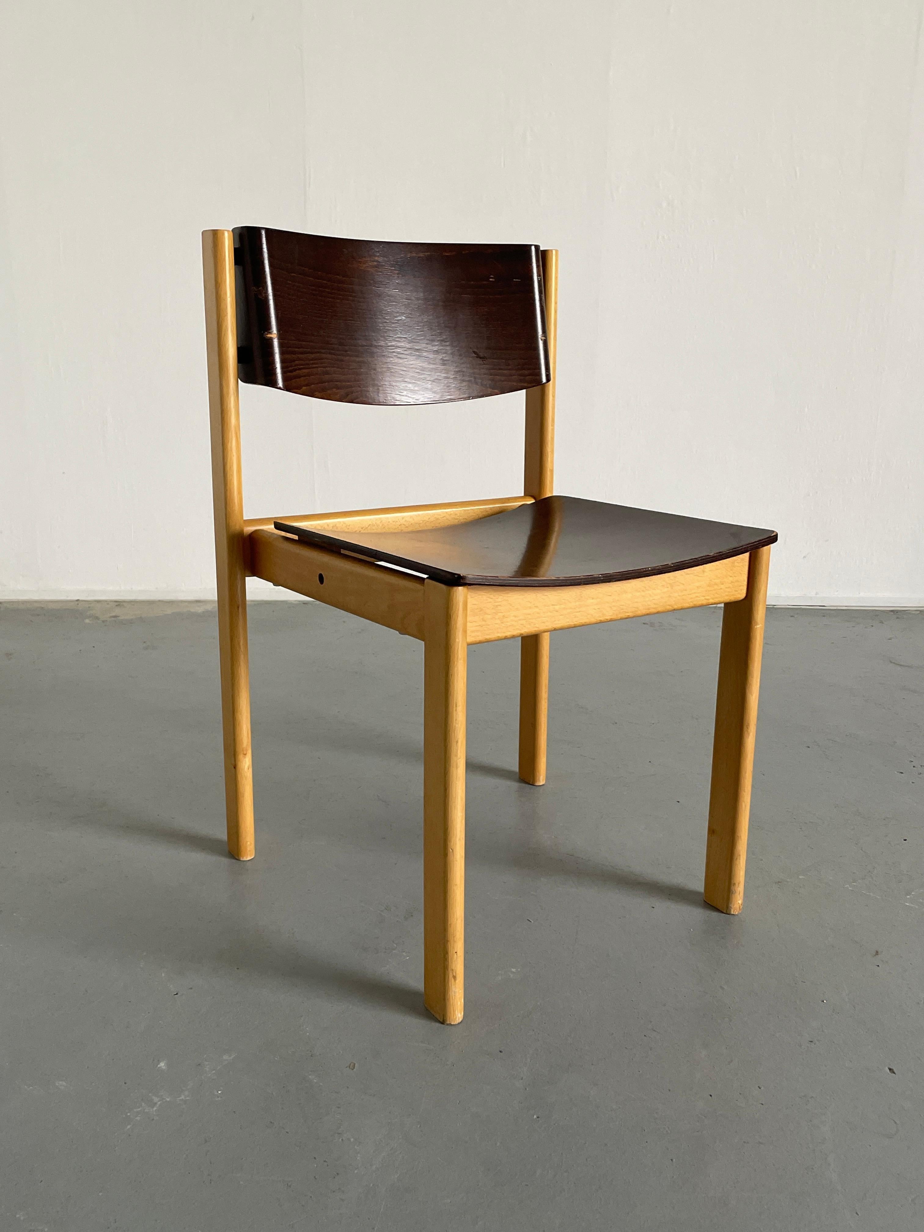 Allemand 1 des 8 chaises de salle à manger en bois cintré du milieu du siècle dans le style de Roland Rainer, 1970 en vente