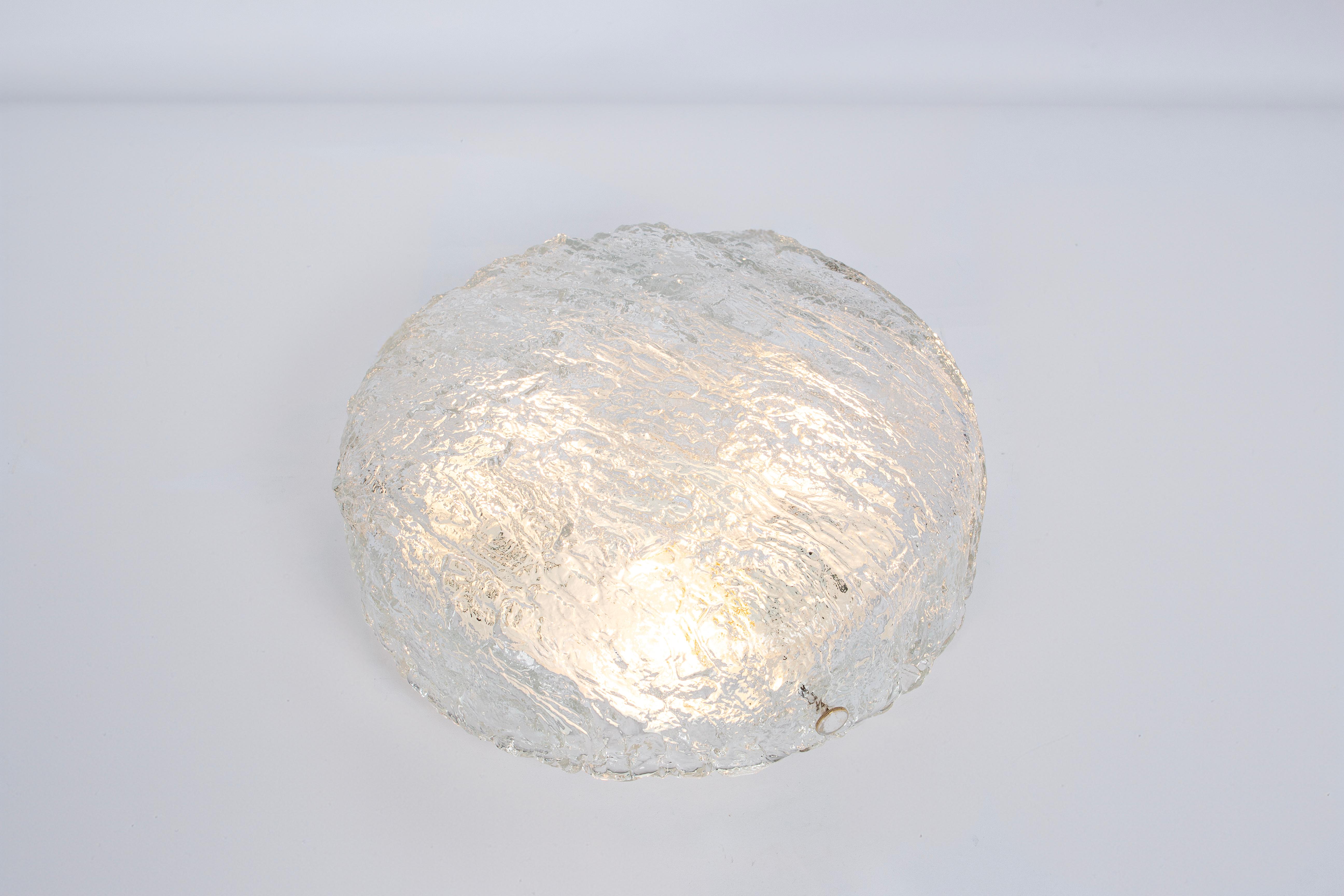 Allemand 1 des 8 petits luminaires en verre de Murano par Kaiser, Allemagne, années 1960 en vente
