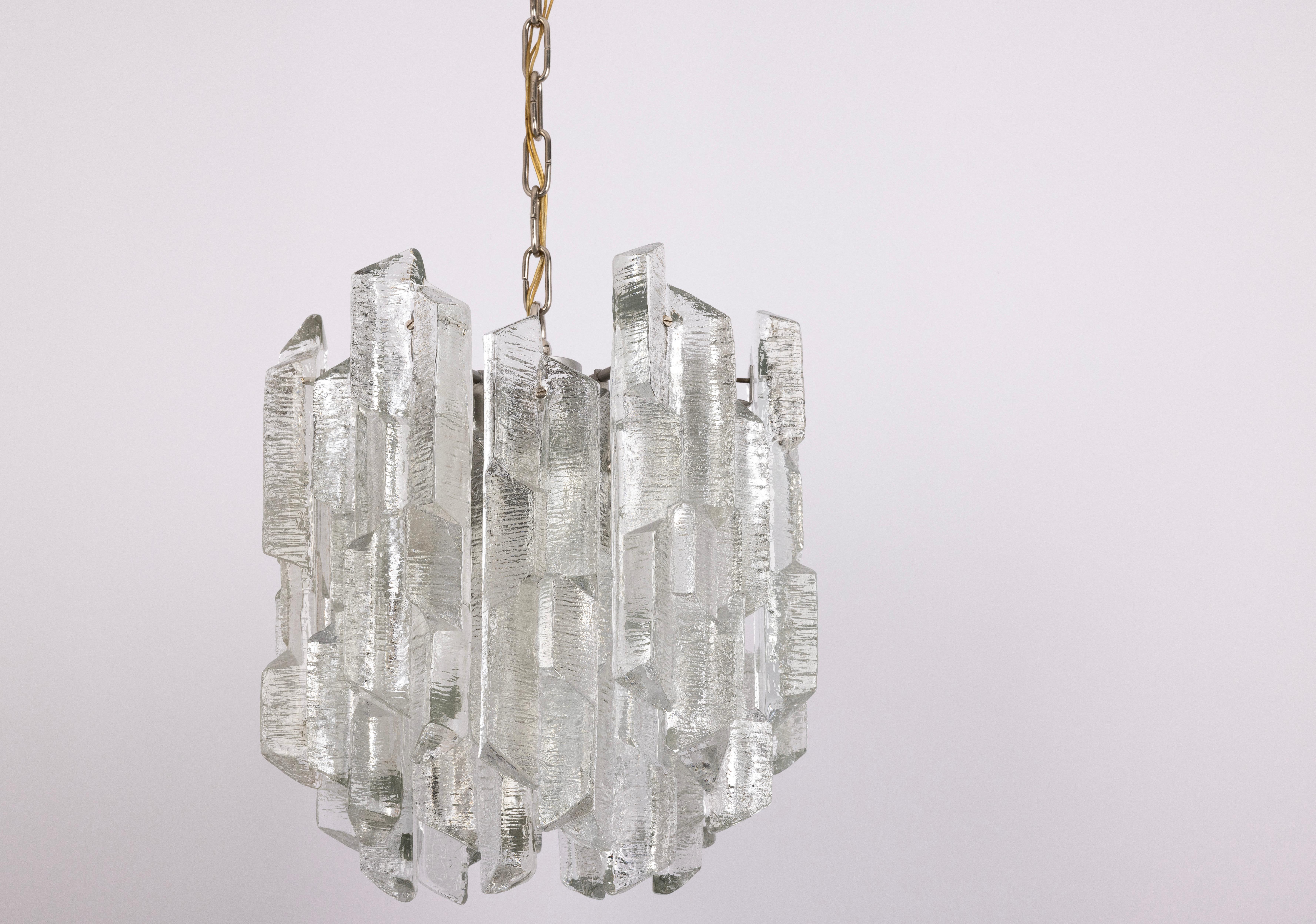 1 of 8 Rare Murano Ice Glass Chandelier Prisma, by Kalmar, Austria, 1970s In Good Condition For Sale In Aachen, NRW