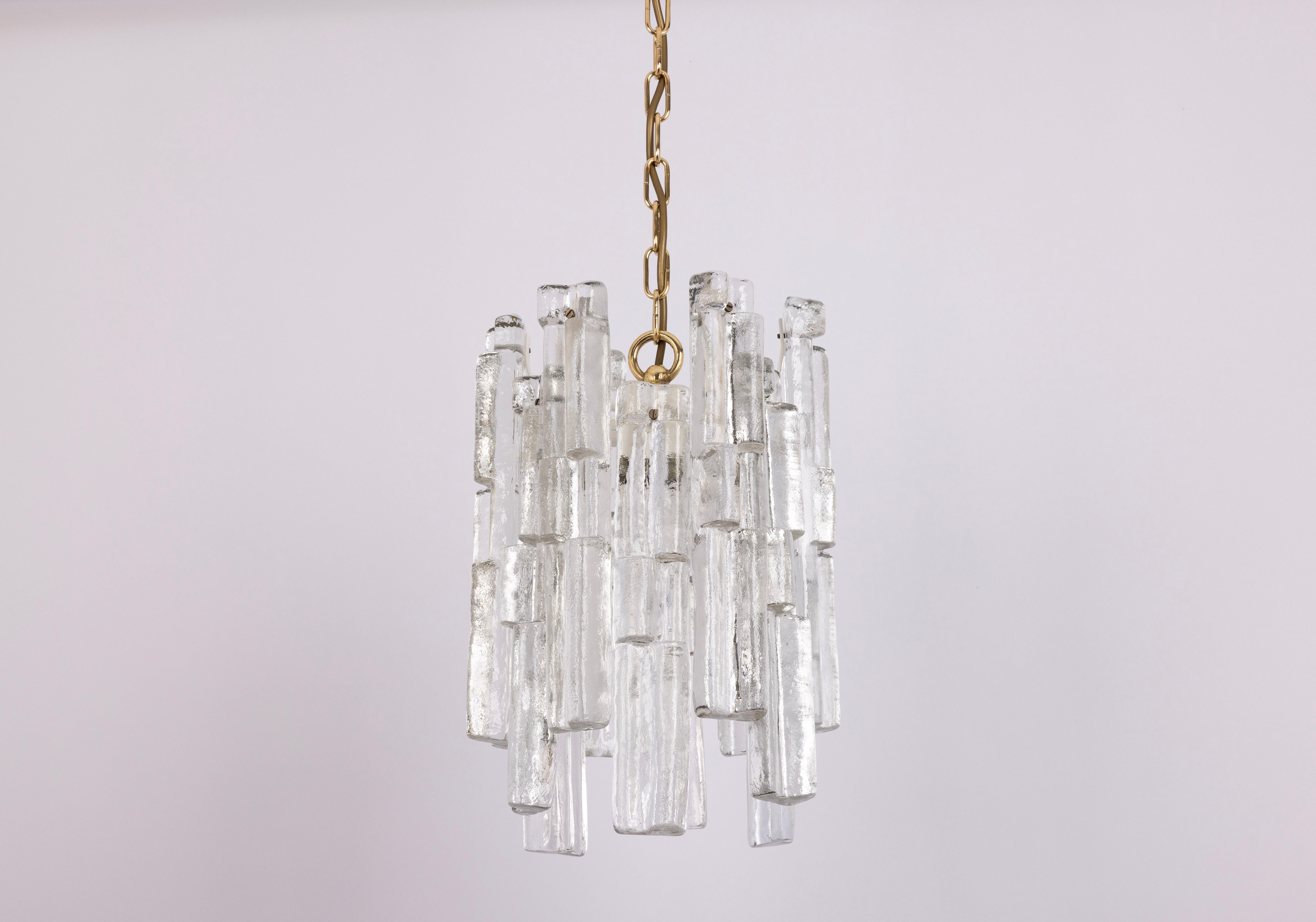 1 von 8 Seltene Murano Eisglas Pendelleuchten - Ruba, von Kalmar, Österreich, 1970er Jahre (Moderne der Mitte des Jahrhunderts) im Angebot