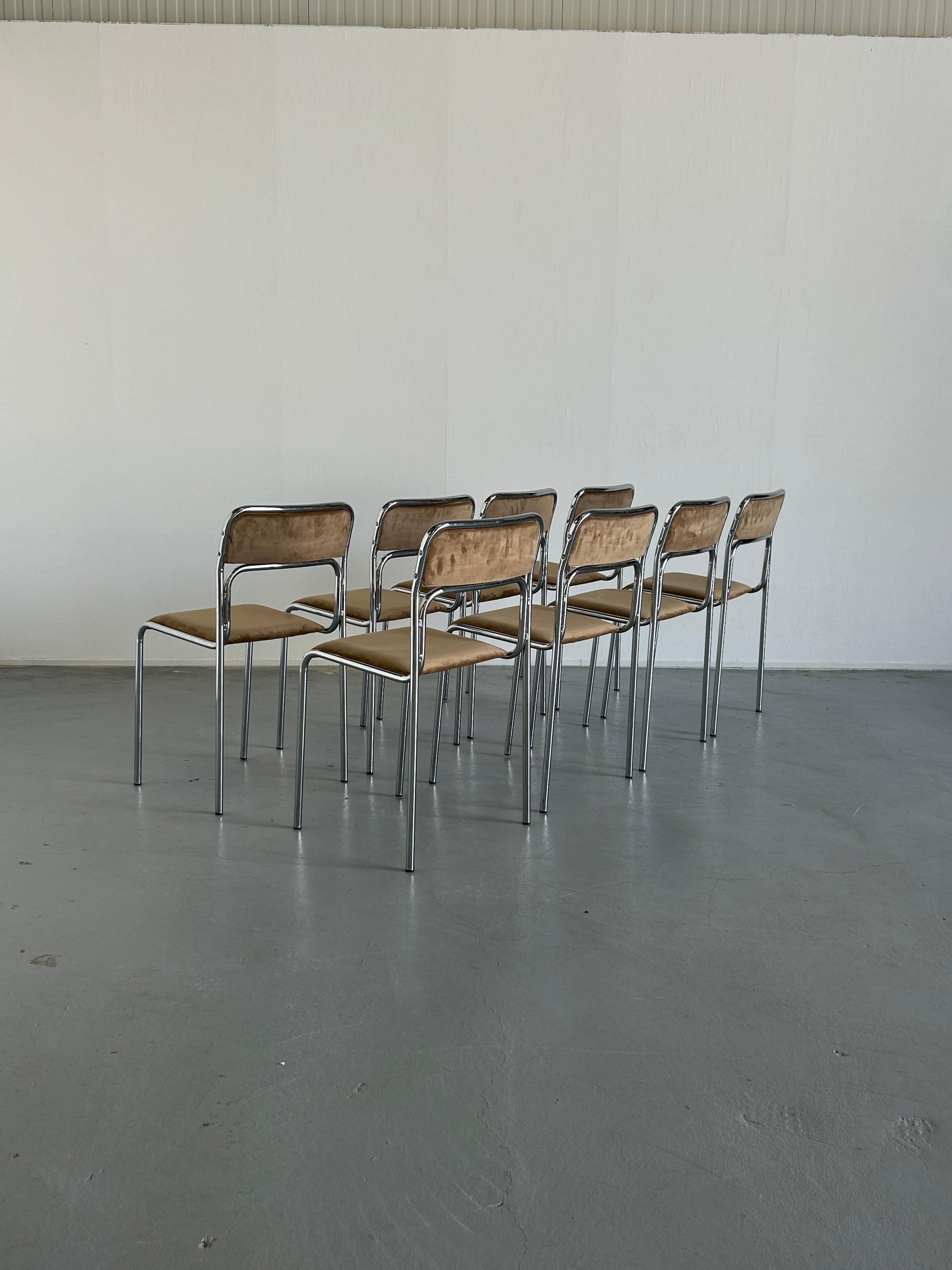 1 de 8 Sillas de comedor vintage Bauhaus de cromo, acero y terciopelo beige. Años 80 Italia en venta 1