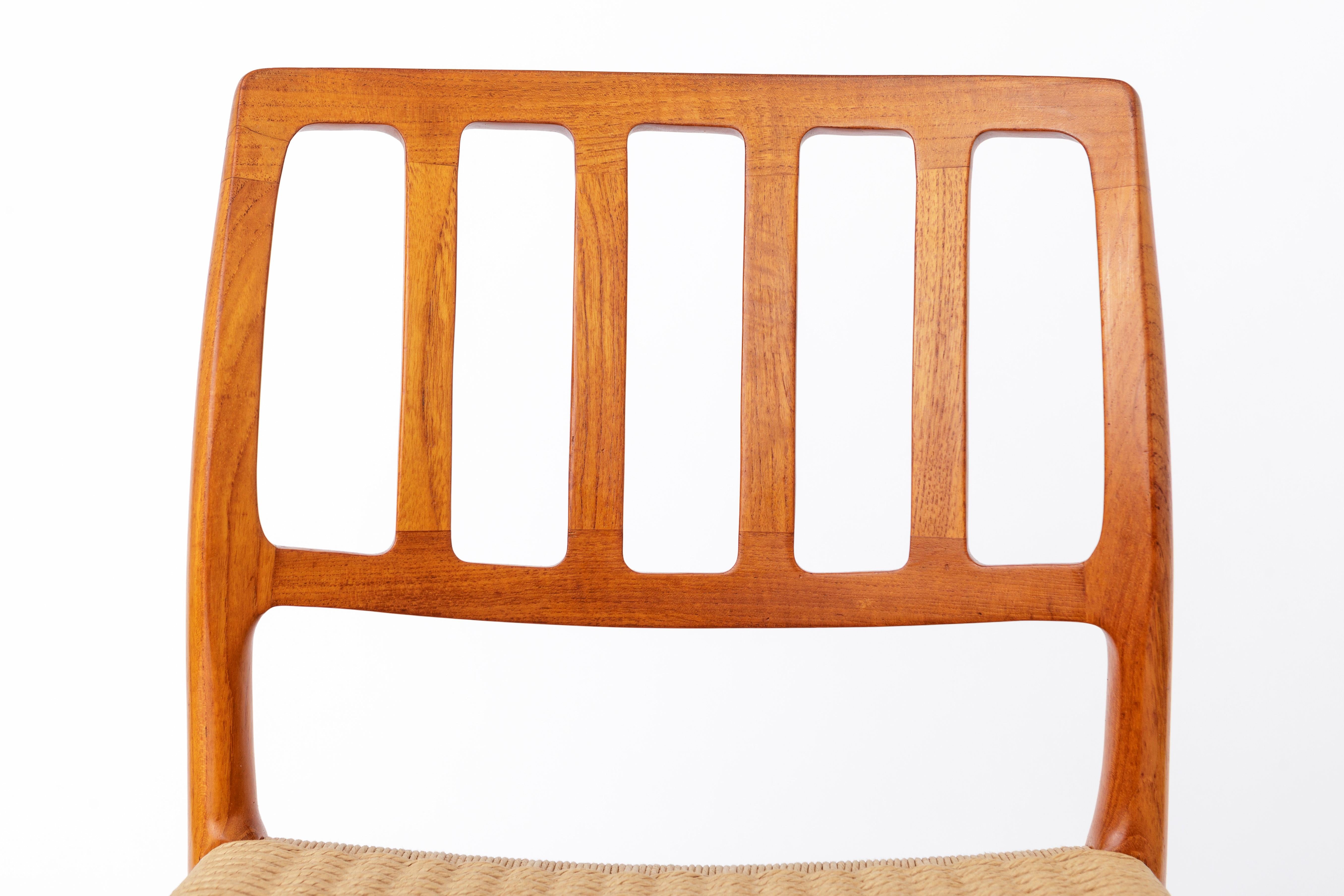 Mid-Century moderno 1 of 8 Sedia vintage Niels Otto Moller Model 83, 1974 - Legno di teak, seduta rinnovata in vendita