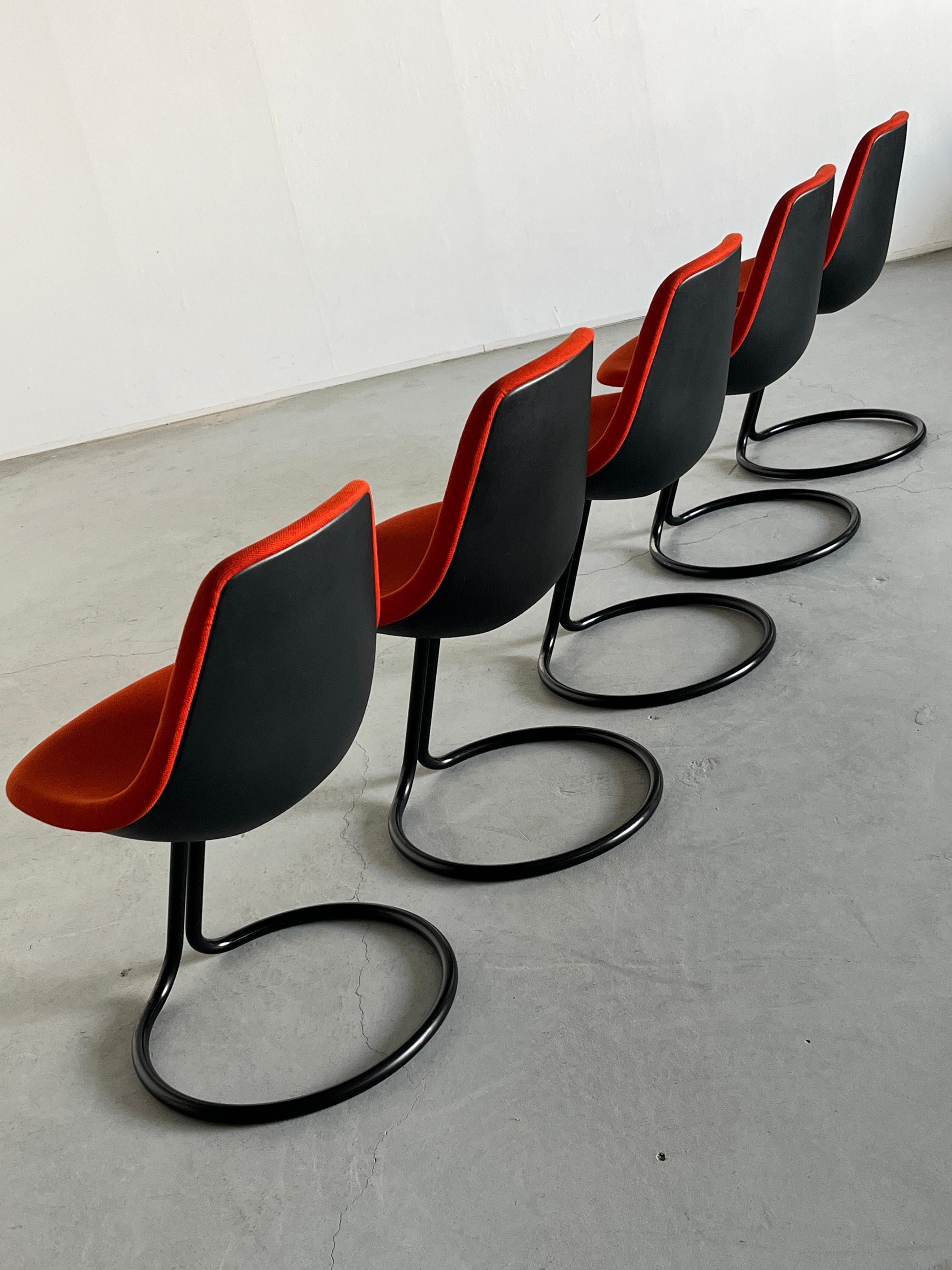 Late 20th Century 1 of 8 Vintage Postmodern Cantilever Dining Chairs by Giotto Stoppino, 80s Italy