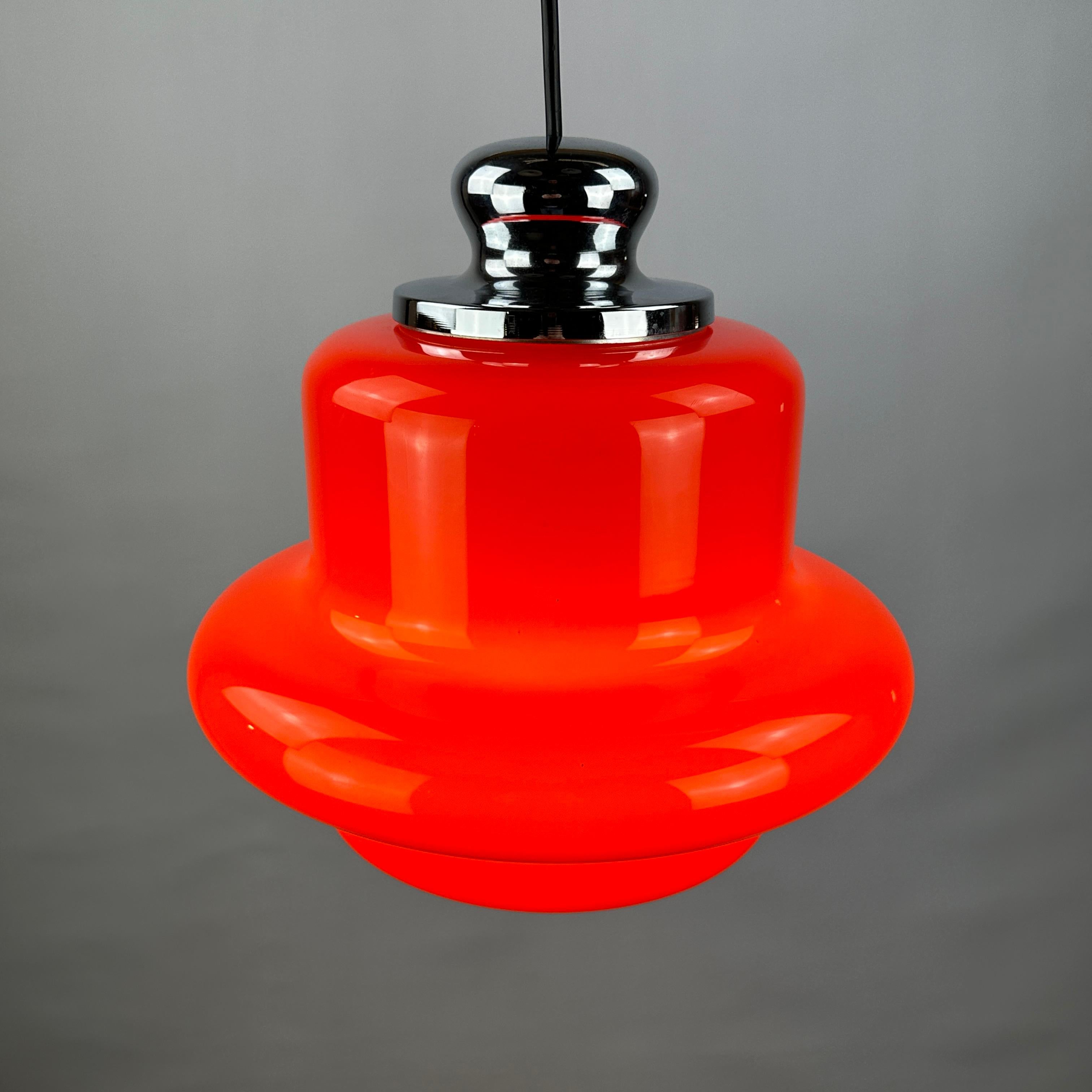 1 of 9 Red opaline glass pendant light by Hustadt Leuchten, 1960 In Excellent Condition For Sale In TERHEIJDEN, NB