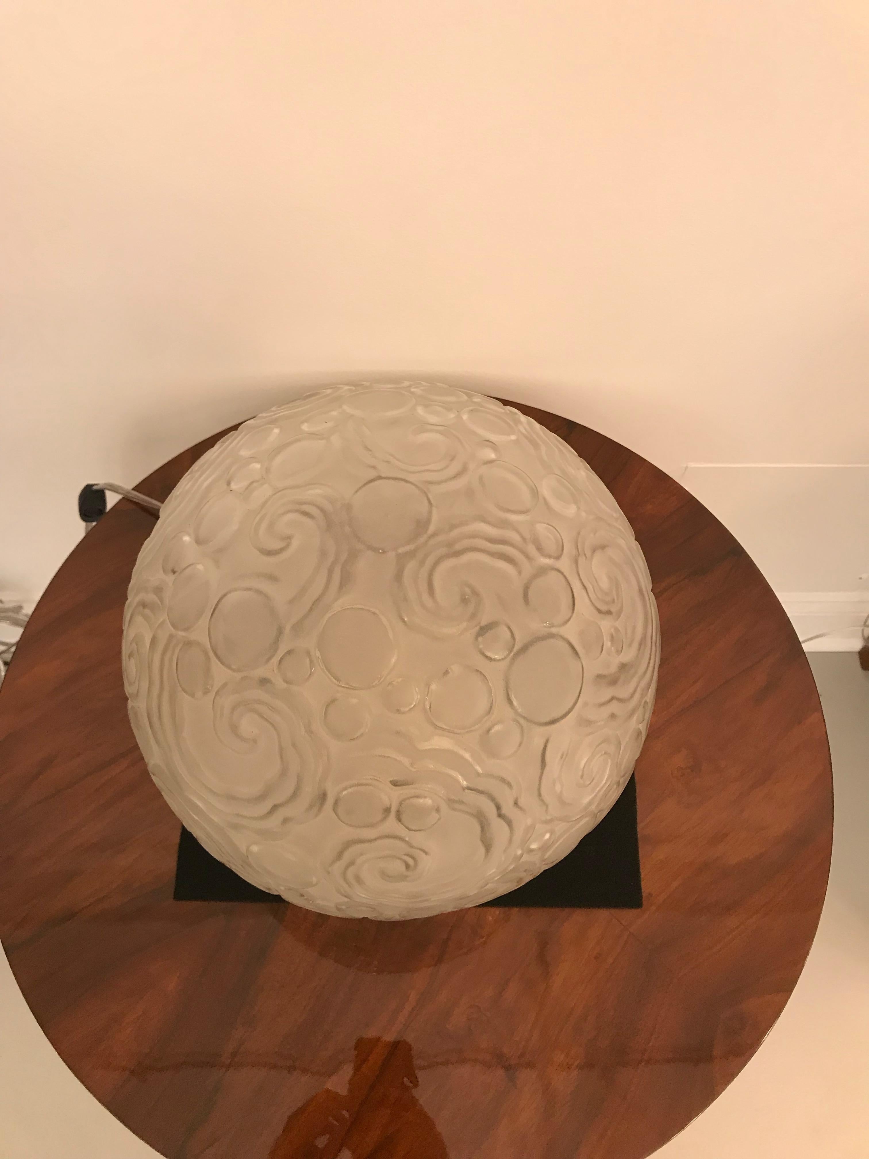 Lampe de table Art déco française par Sabino avec motif géométrique en vente 3