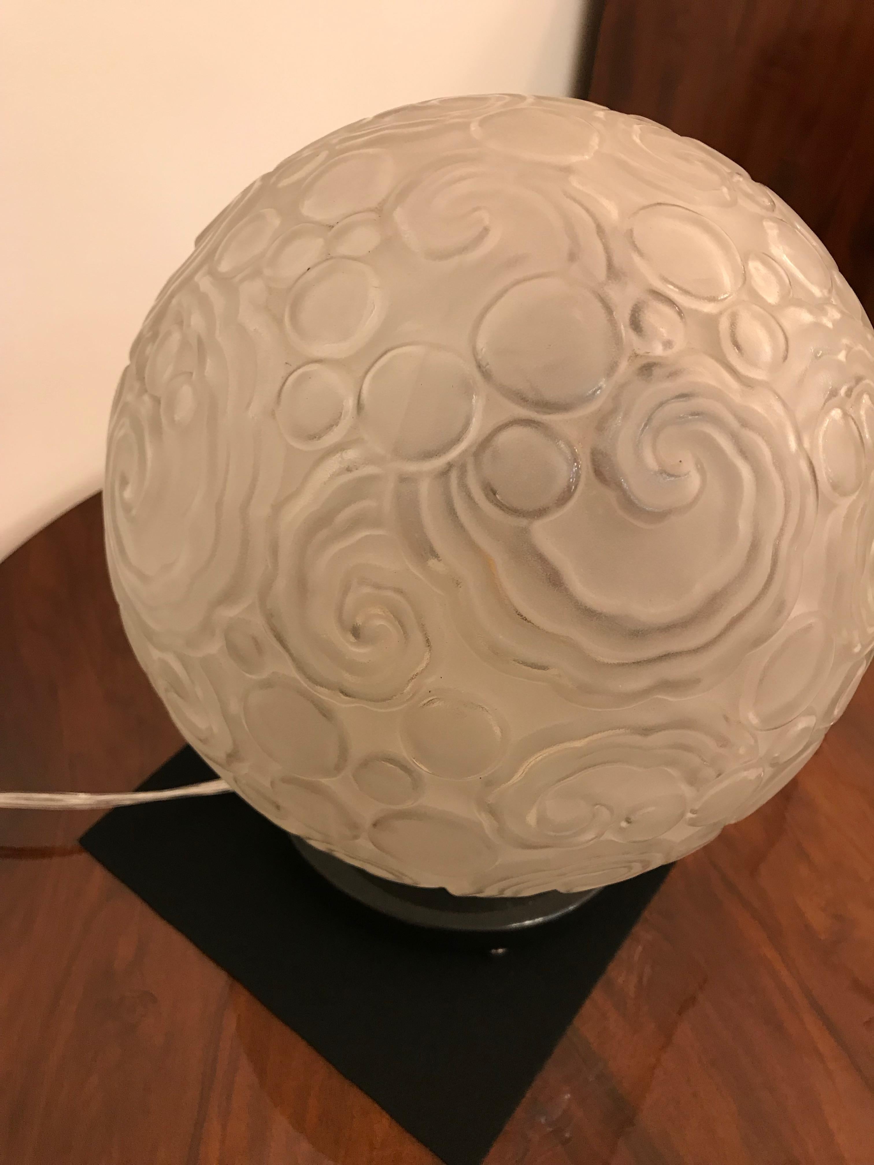 Lampe de table Art déco française par Sabino avec motif géométrique en vente 4